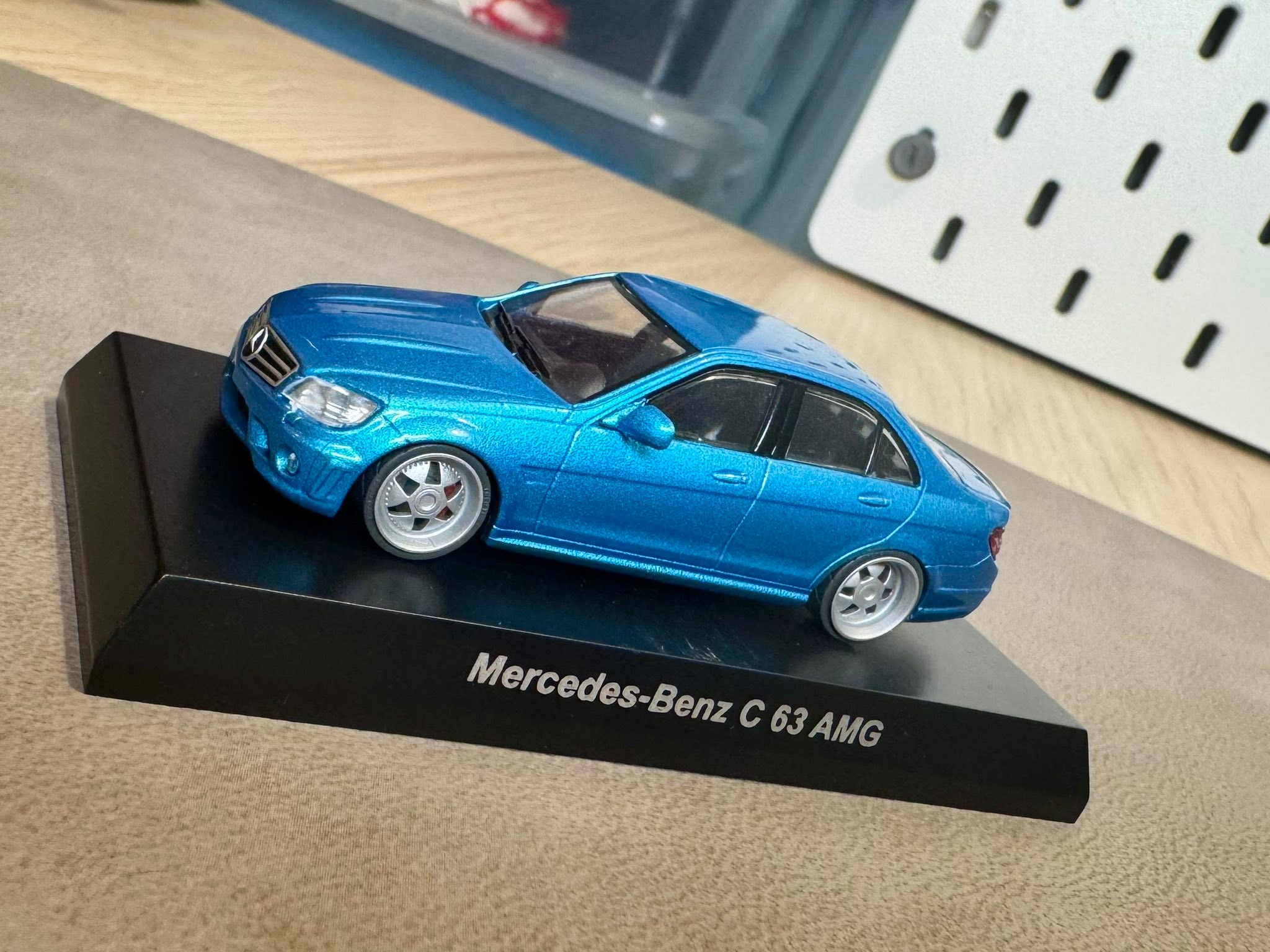 Mercedes benz c63 amg in 1:64 by kyosho 40 ボー品 RRAmAe ラープ