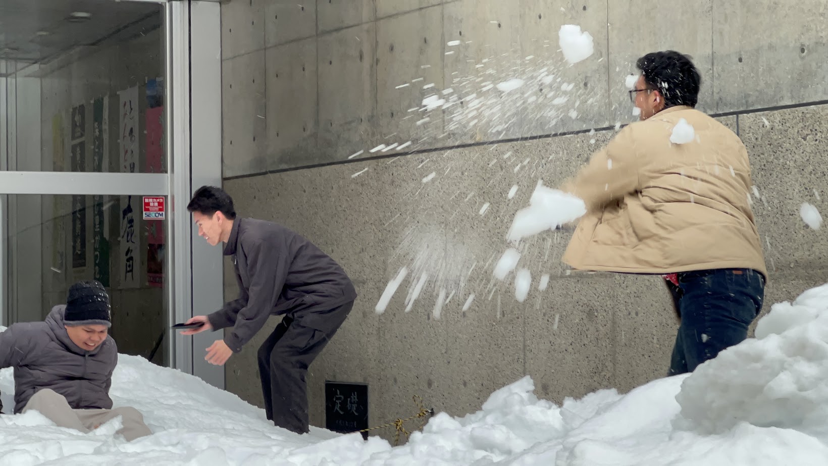 Engineers in Akita, turning snow... - RRJM Manpower - Japan | Facebook