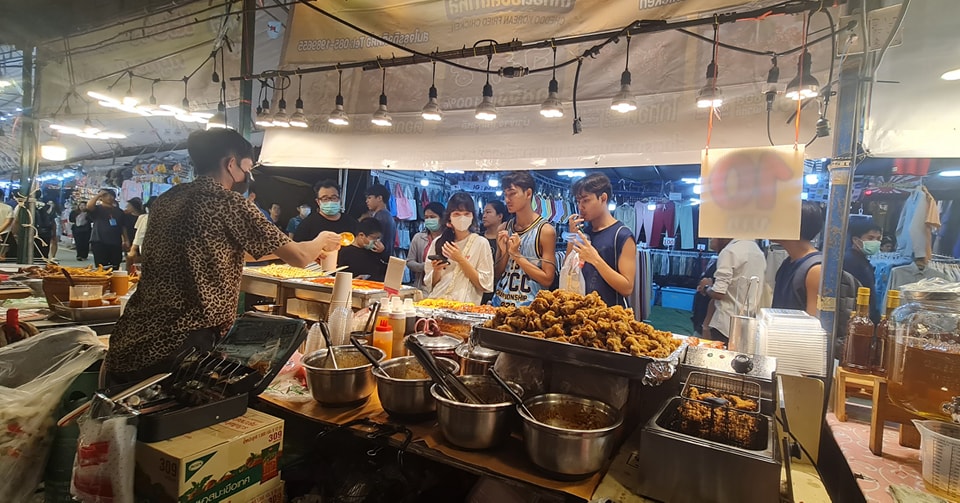Cheddo Fried Chicken : เชรดโด้ ไก่ทอดซอสเกาหลี | Chiang Mai