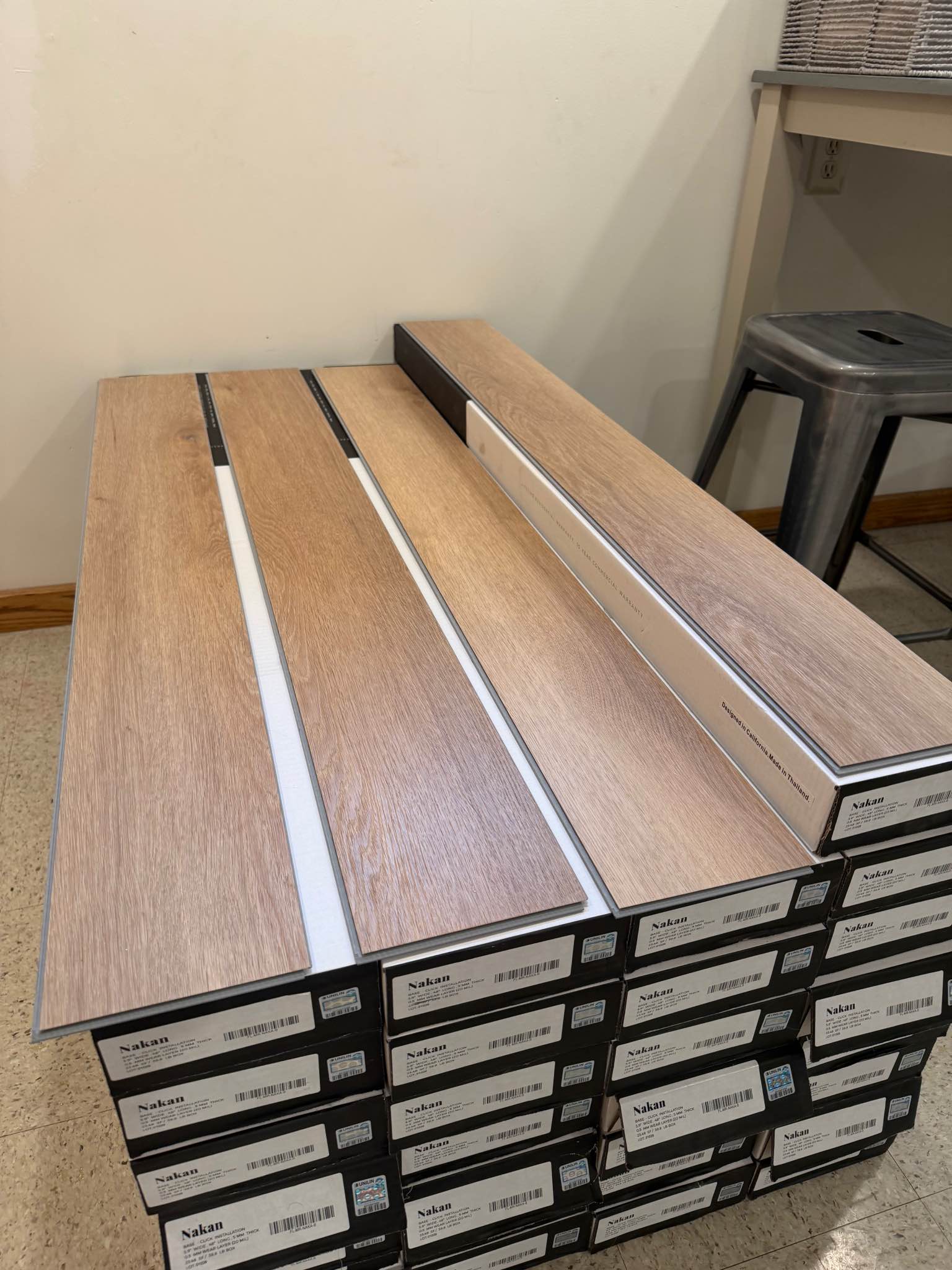 700 SF FLOORET Vinyl Plank Flooring NEW in box - Decals, Stickers ...