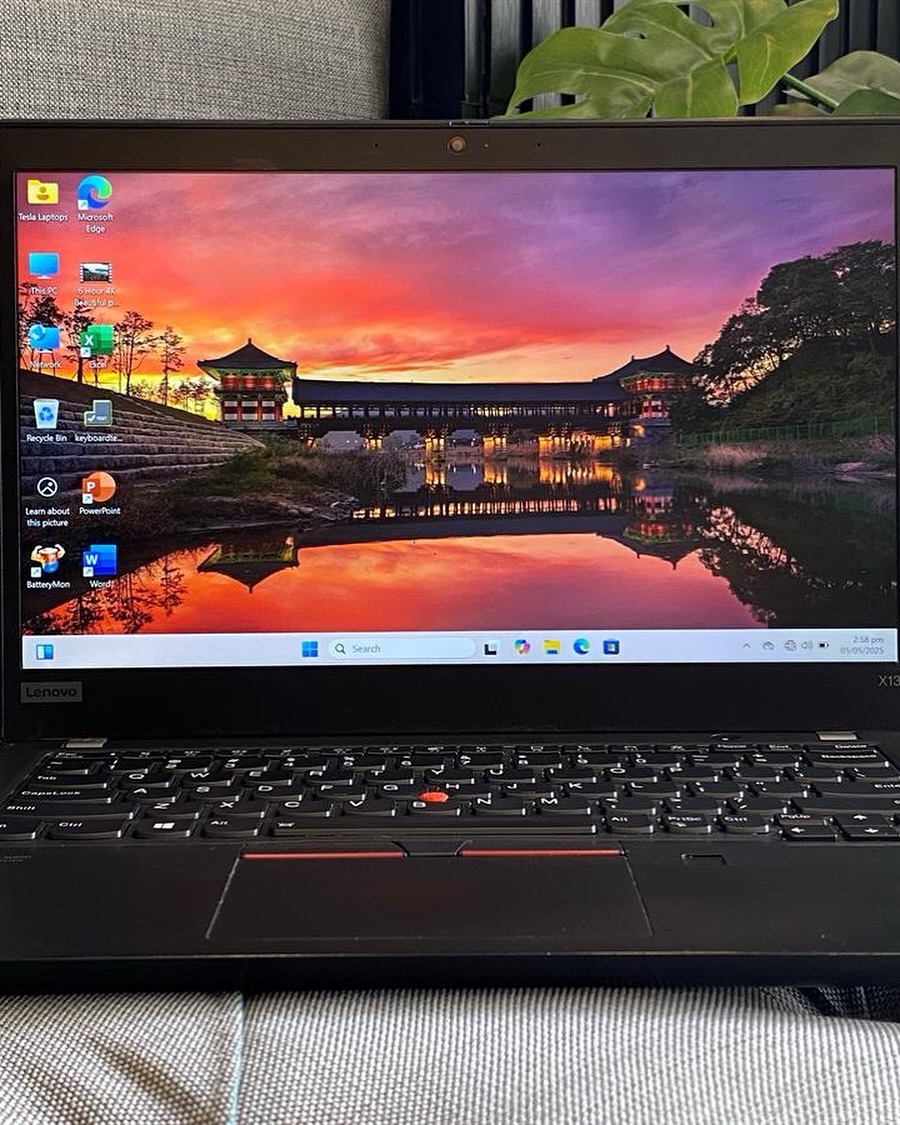 Lenovo Thinkpad X13 Core i7 10th Gen RAM 32GB SSD 512 GB Display 