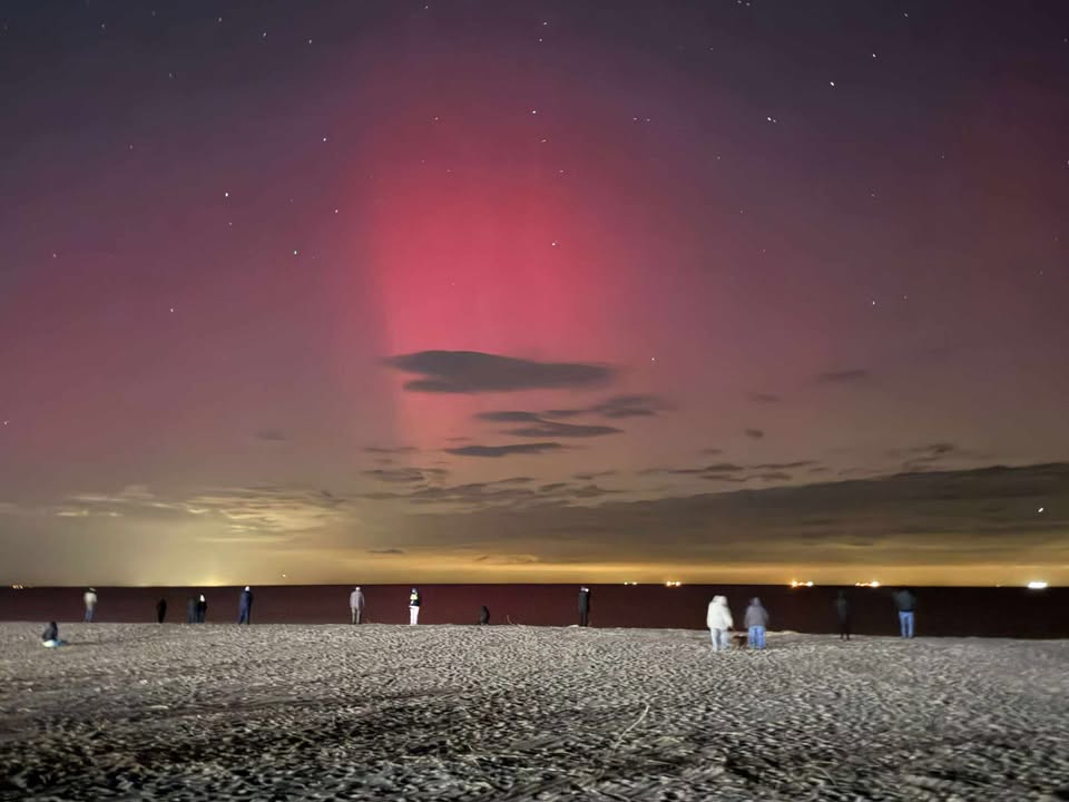 Lewes, Delaware, with last night's Northern Lights 📸: Hal Schild