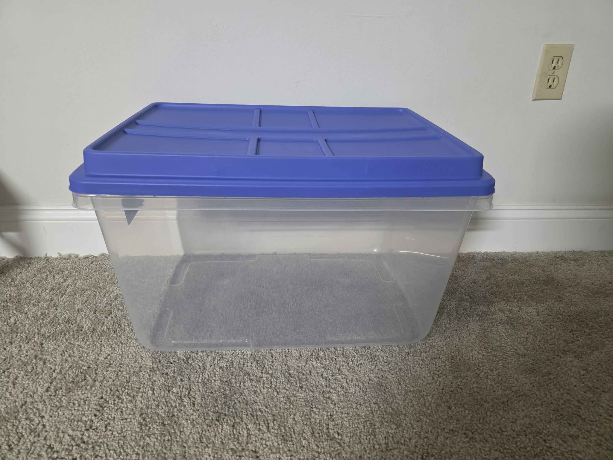 Brand new Hefty storage box with lid with secure click latch , 18 Gal ...