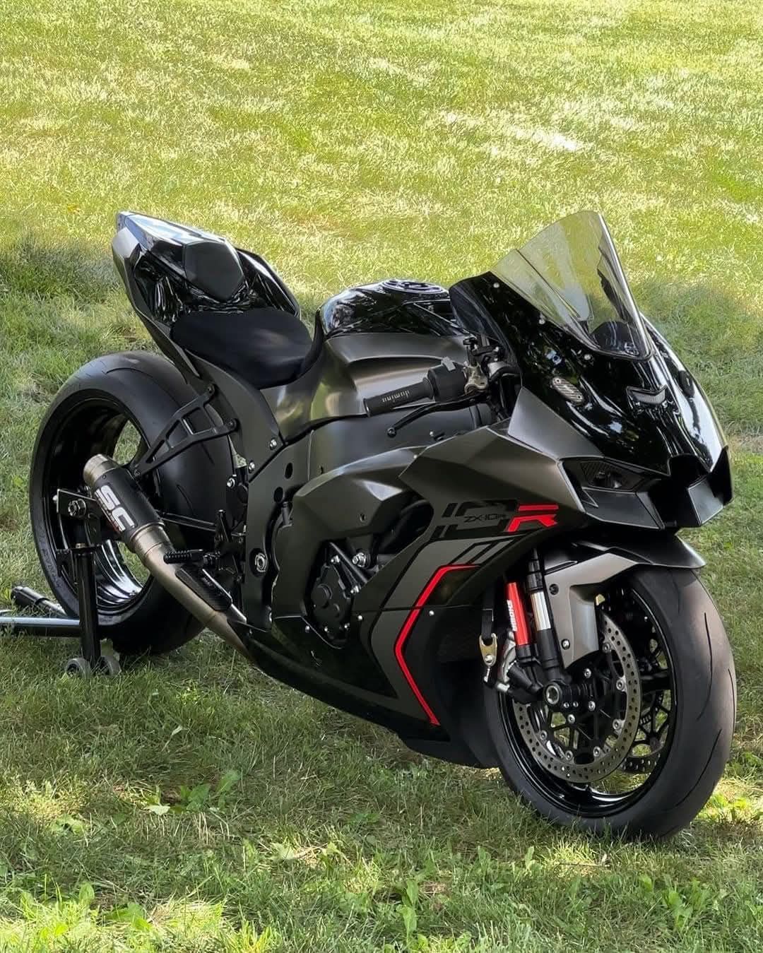 Very clean ZX-10R credit IG: @thissuperbike @jp9025h