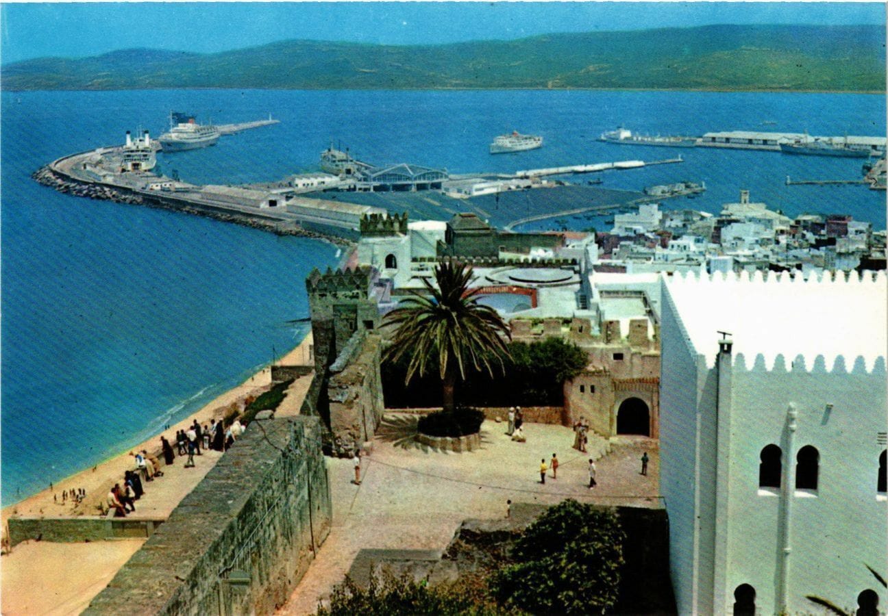 حوّل حمّامك إلى مساحة مرتّبة وعصرية مع حامل التخزين الذكي للحمّام ورأس ...