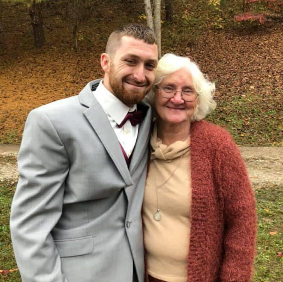 Brandon Ratliff (@brandon.ratliff.79) • Facebook, Connect with friends