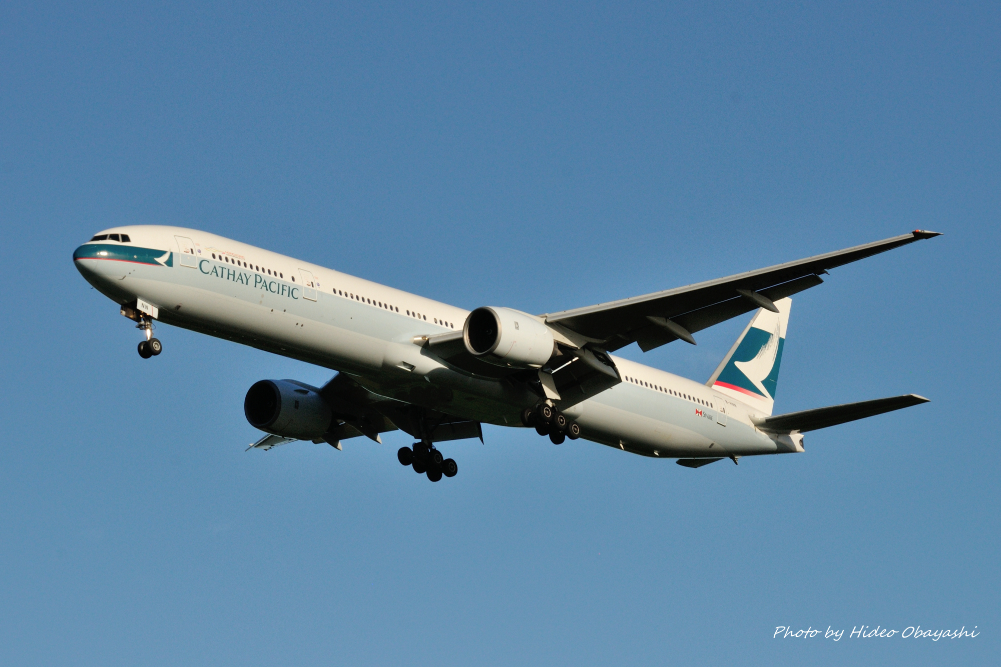 Cathay Pacific *Boeing 777-367* *B-HNN * *DMK BKK * *15 August 2004 *