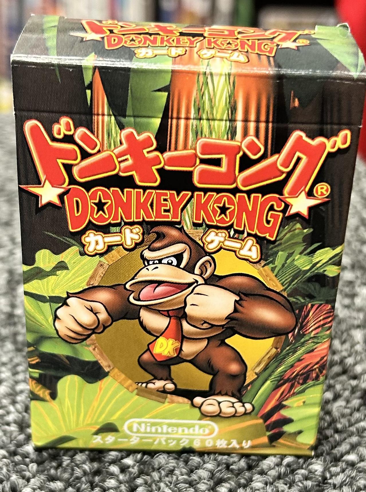 Opening Donkey Kong TCG packs from 1999 🍌