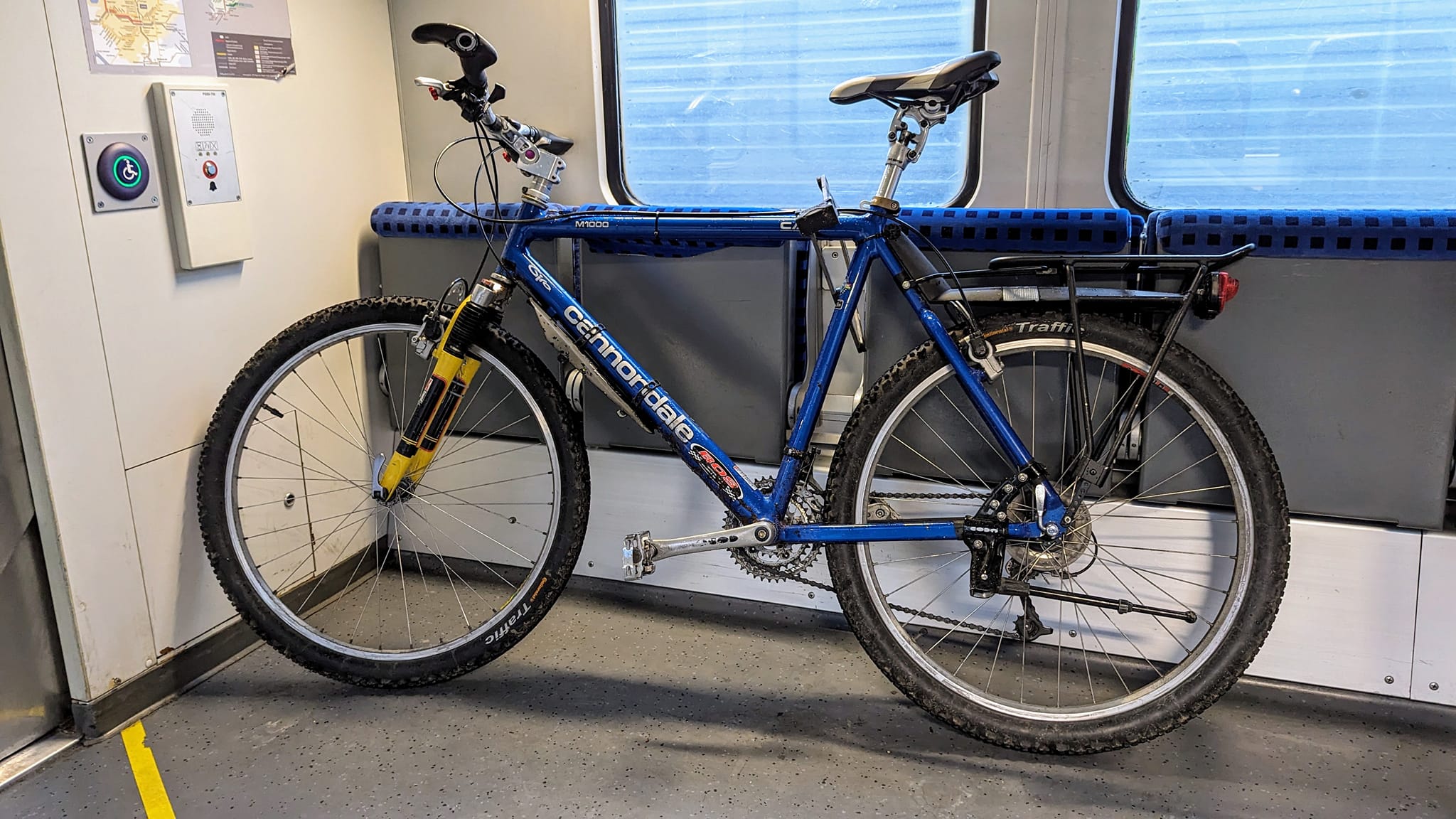 Upgraded 1993 Cannondale M300 bike with XT components