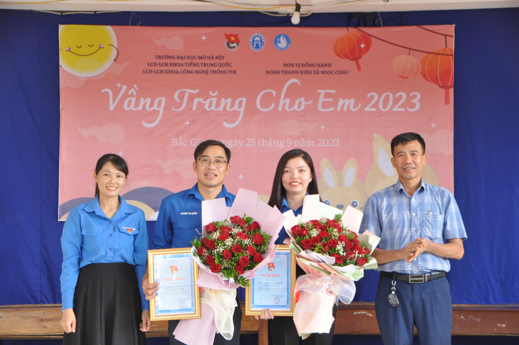 🥰 KẾT THÚC CHƯƠNG TRÌNH VẦNG TRĂNG CHO... - Sinh Viên Fithou