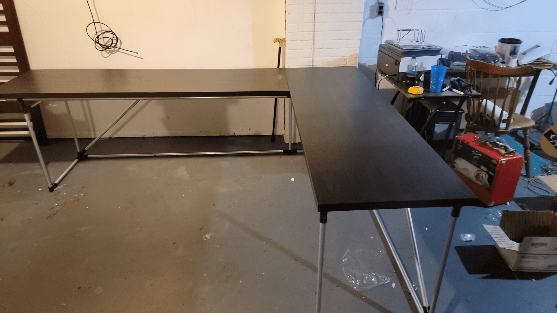Maker Pipe - Here is a great L-shaped desk shared by... | Facebook
