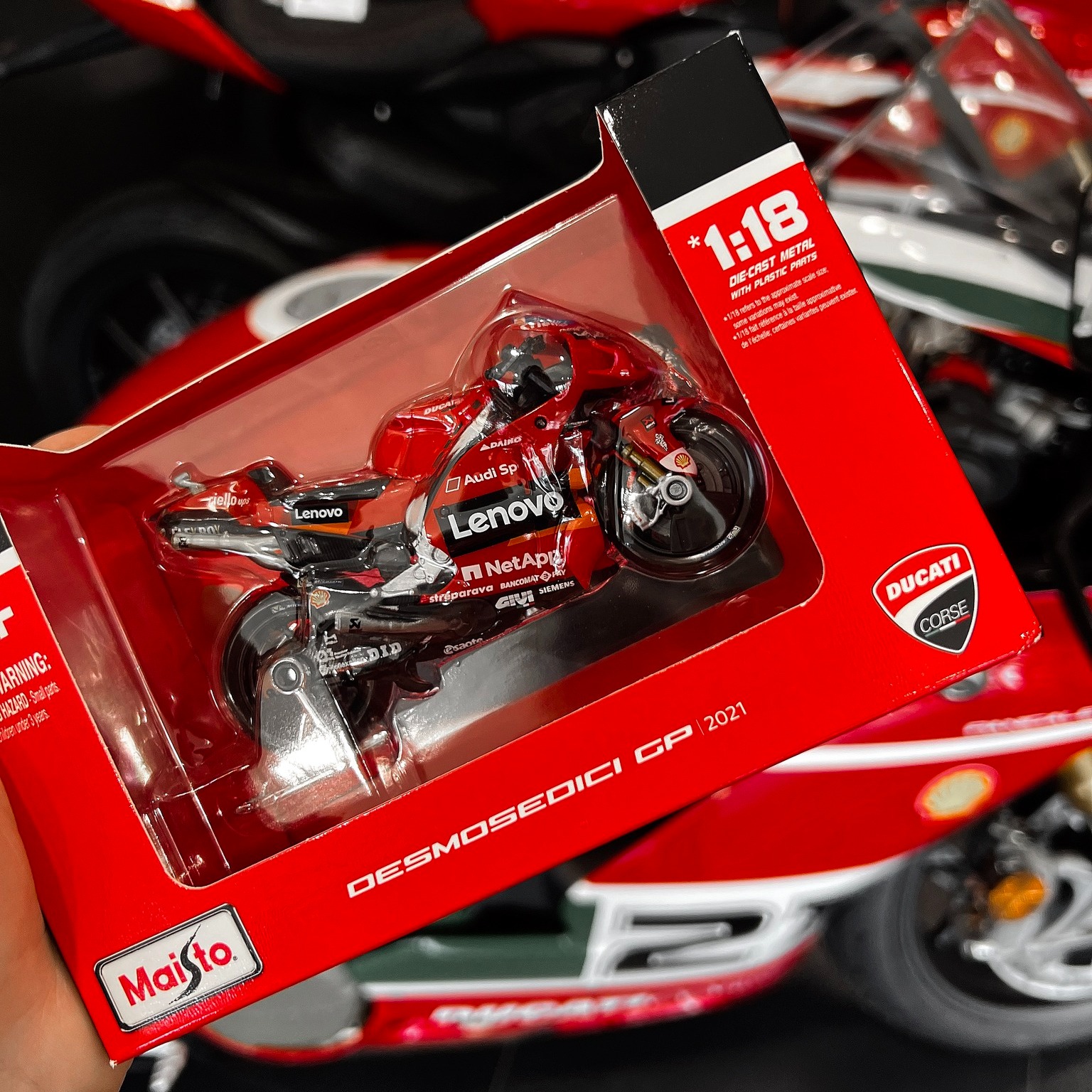 SKULLPANDA × DUCATI 1/6 ACTION FIGURE ?️Ready to race!?️ Put 