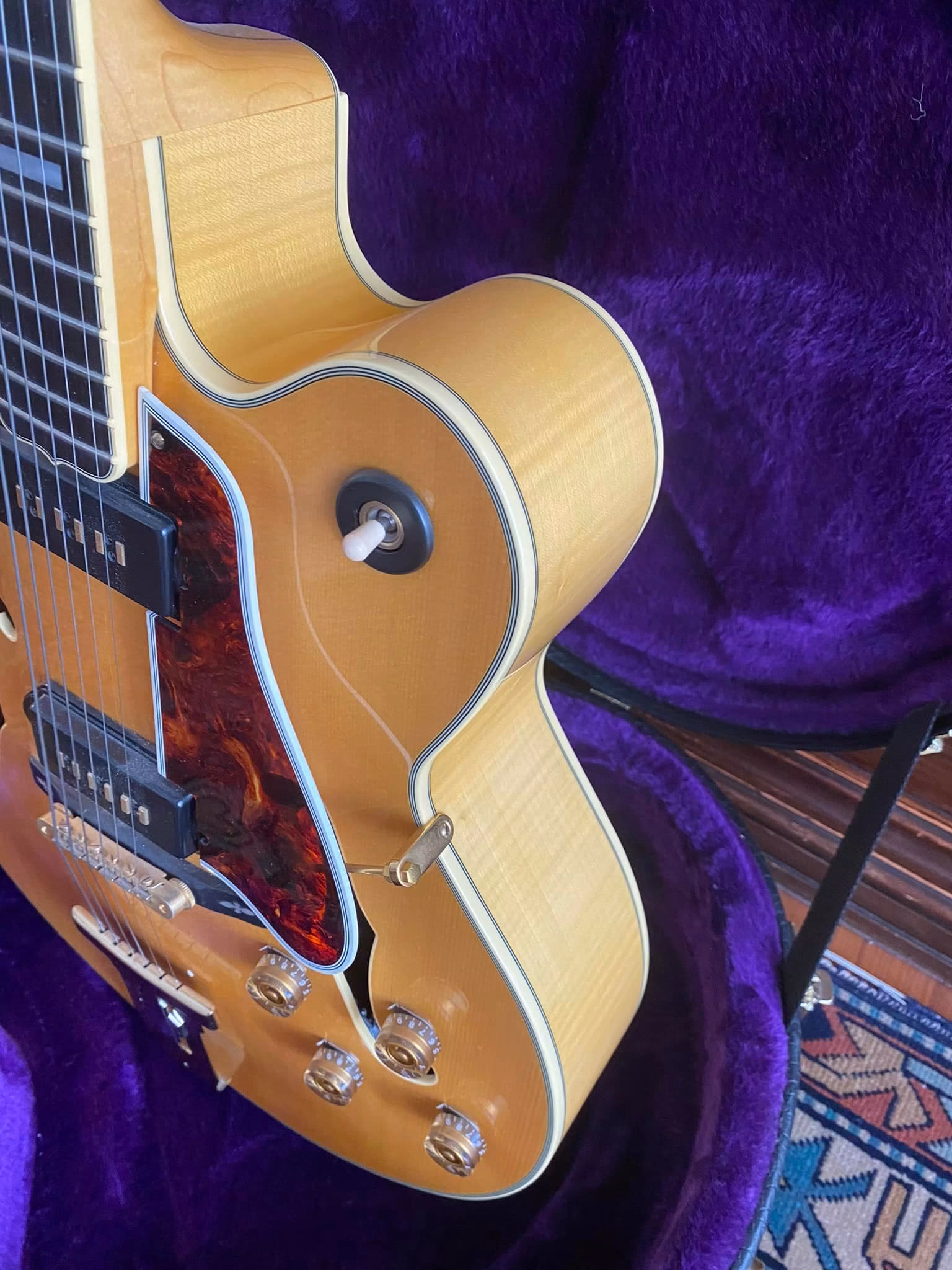 ギター Epiphone Broadway Custom/Na P90 Bigsby Customized Epiphone Broadway (2006): -P 90's -Bigsby B6 -New