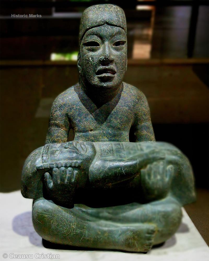 Omaha's Lied Jungle installs 20,000-pound Olmec statue from Xalapa