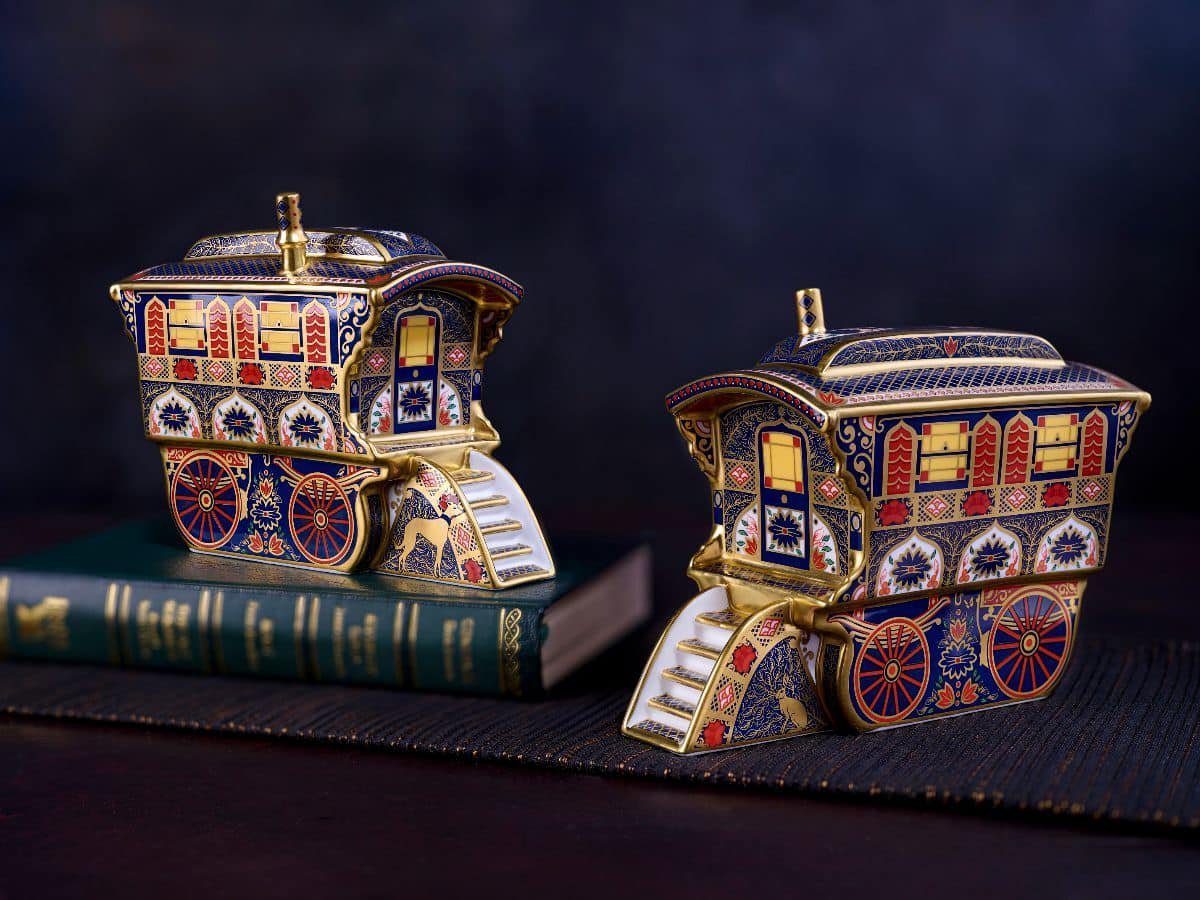 Royal Crown Derby's Aves pattern in 22k gold