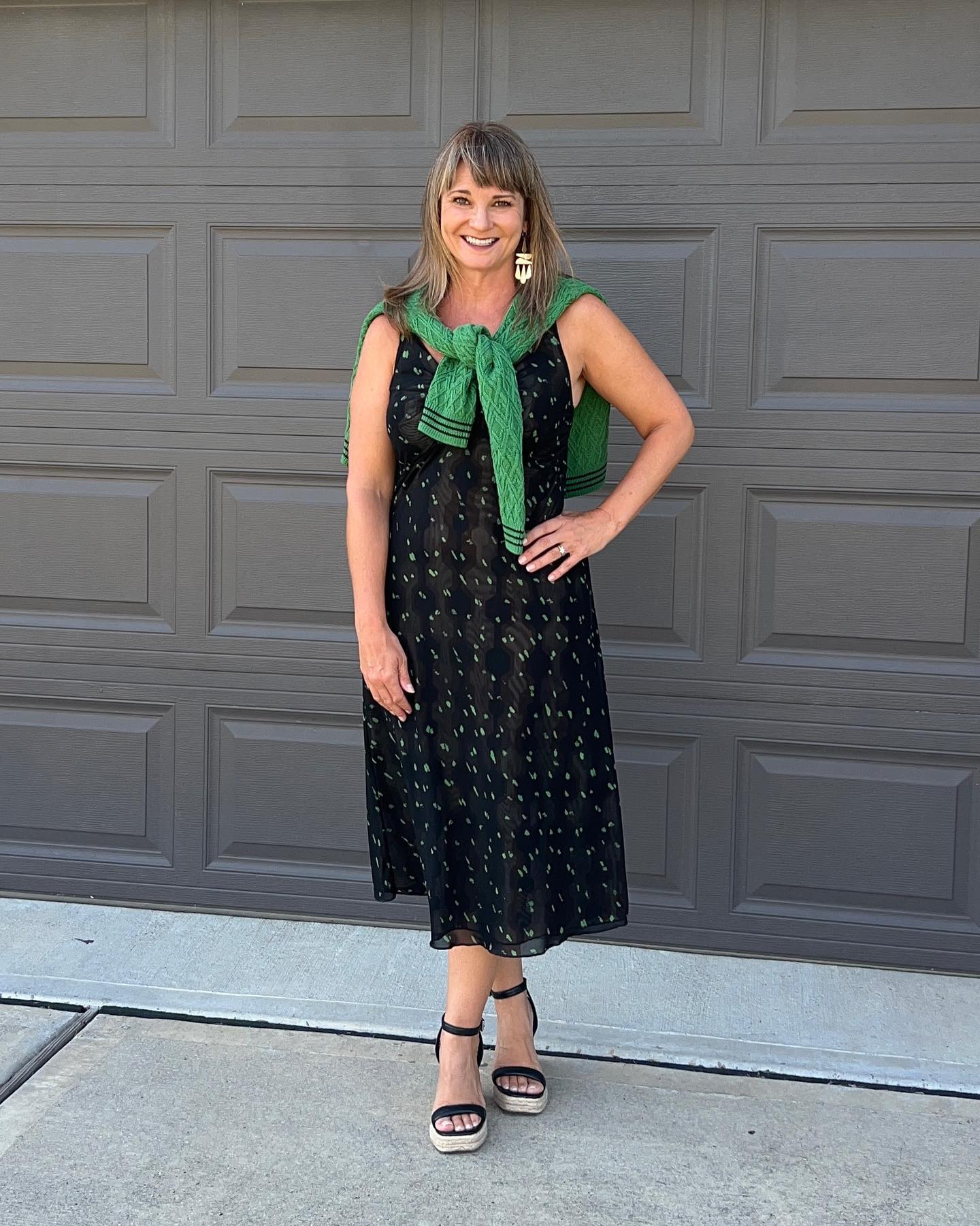 cabi green dress You deserve a trophy! We ❤️ the way these Stylists styled the Trophy Dress. This one is sure to be your favorite to wear now and layer later! Shop the Trophy Colour_Black