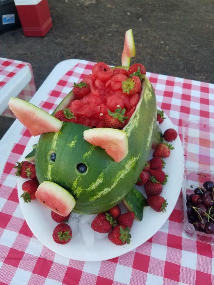 Hello, - Adorable pig watermelon! 🍉 Spotted on Pinterest | Facebook