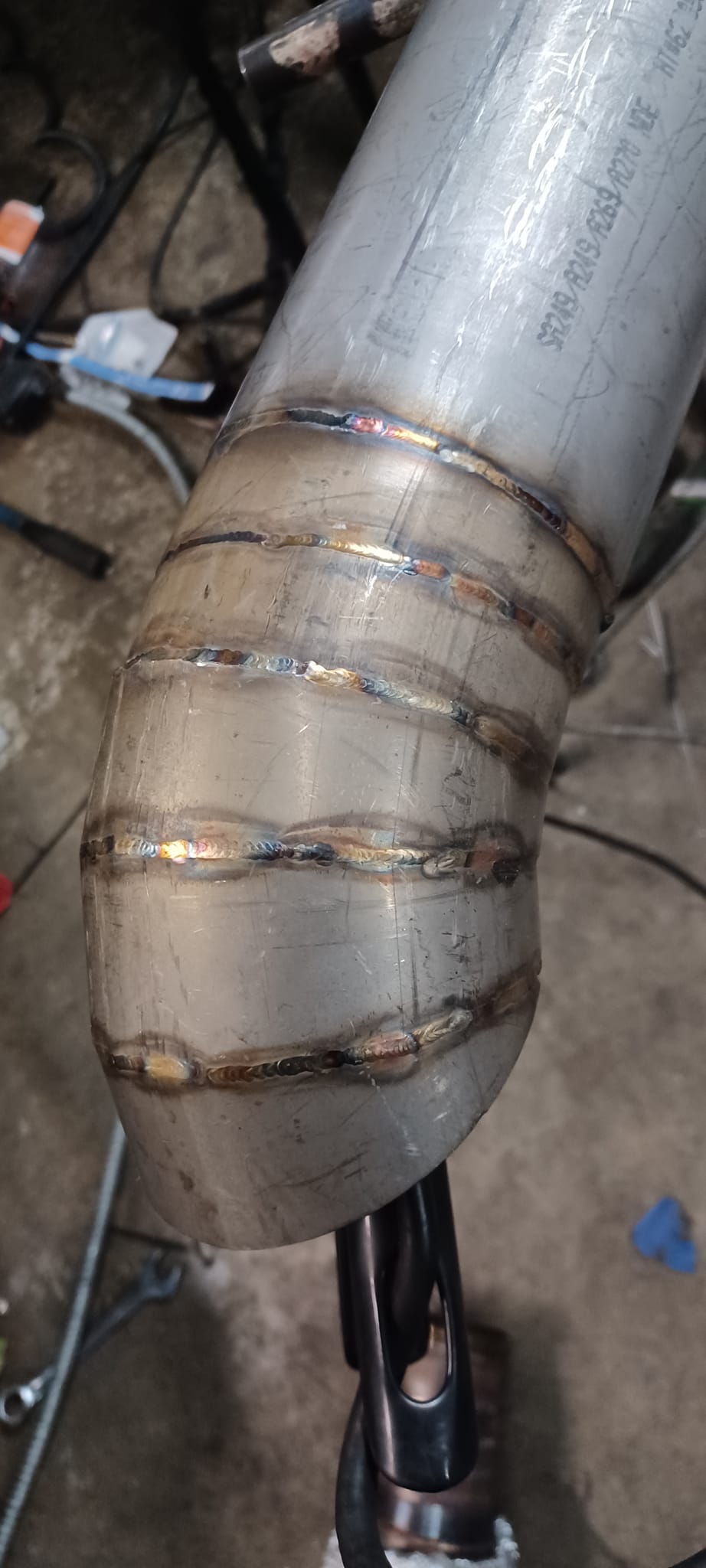 まな Exhaust is all welded sounds so dope Just need to get an aluminum