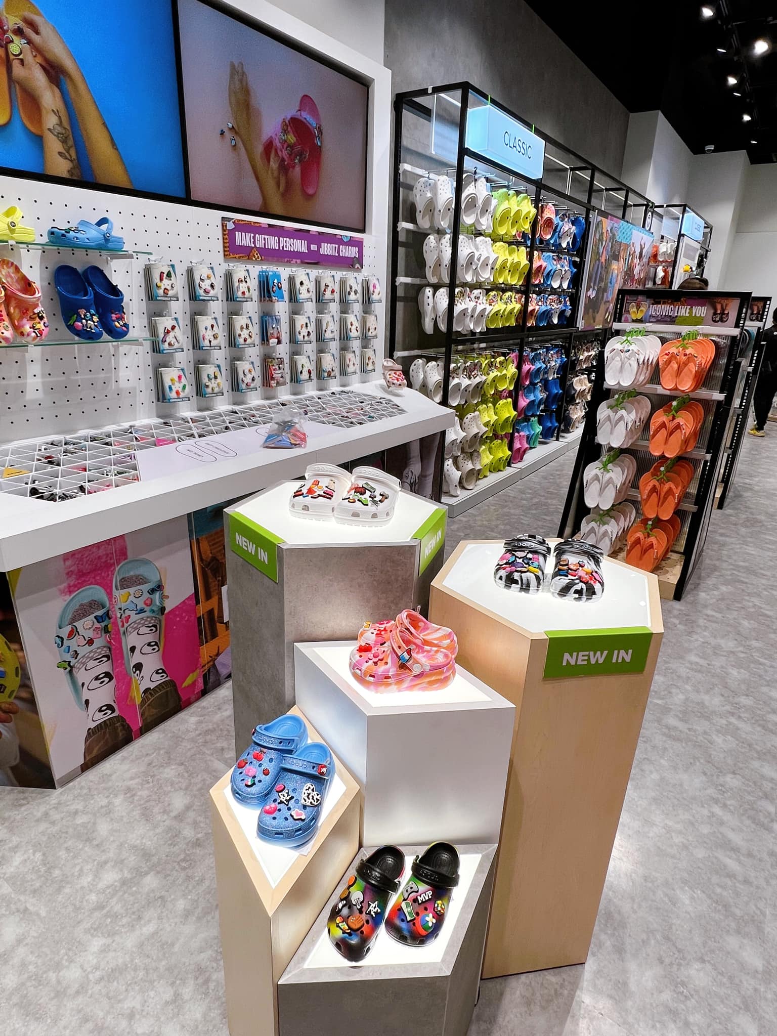 Crocs - 🚨 กลับมาอีกครั้งแบบอลังการกว่าเดิมที่ Crocs สาขา...
