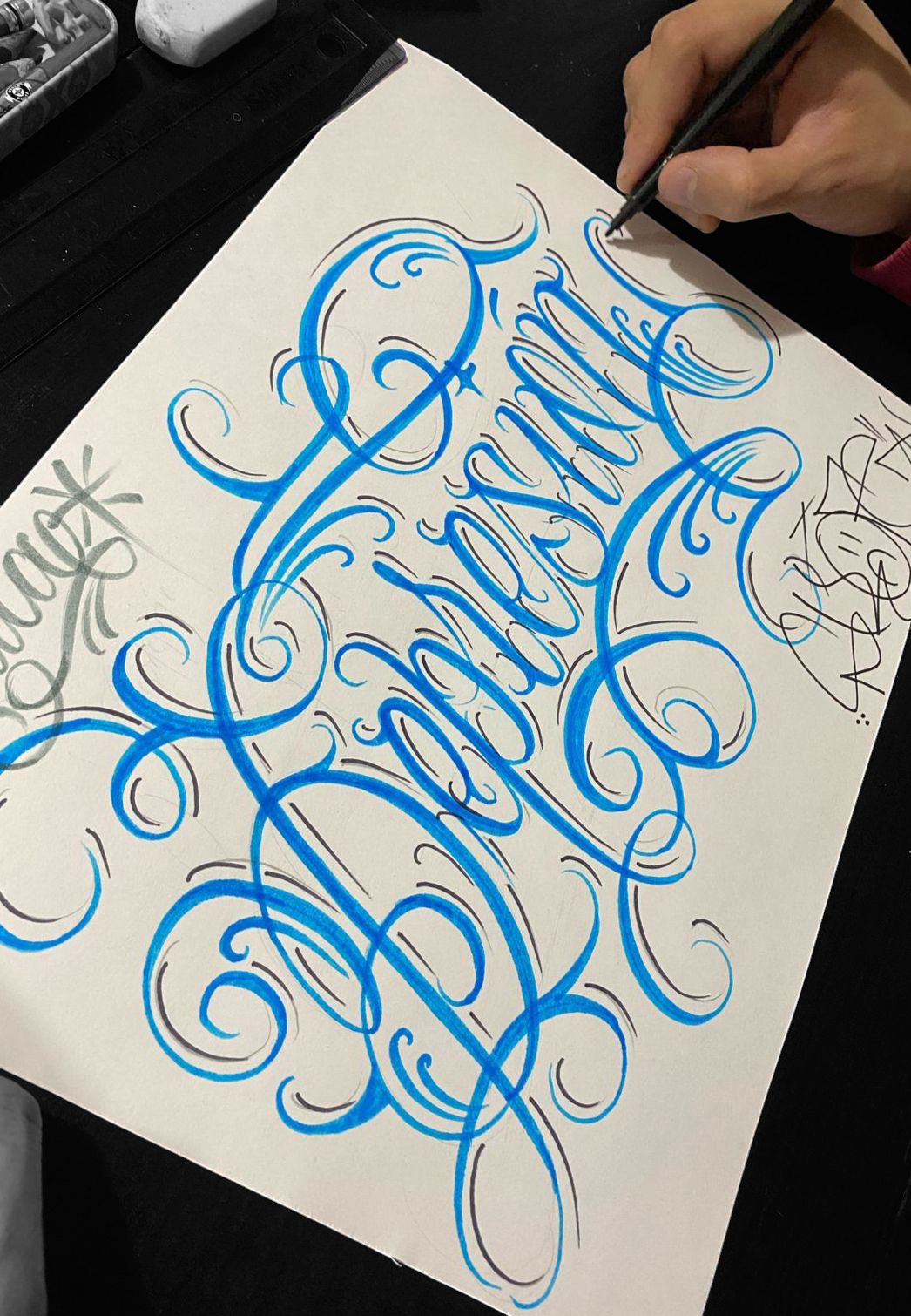 Eskufe - Practicando ️🕸️ #lettering #caligrafia | Facebook