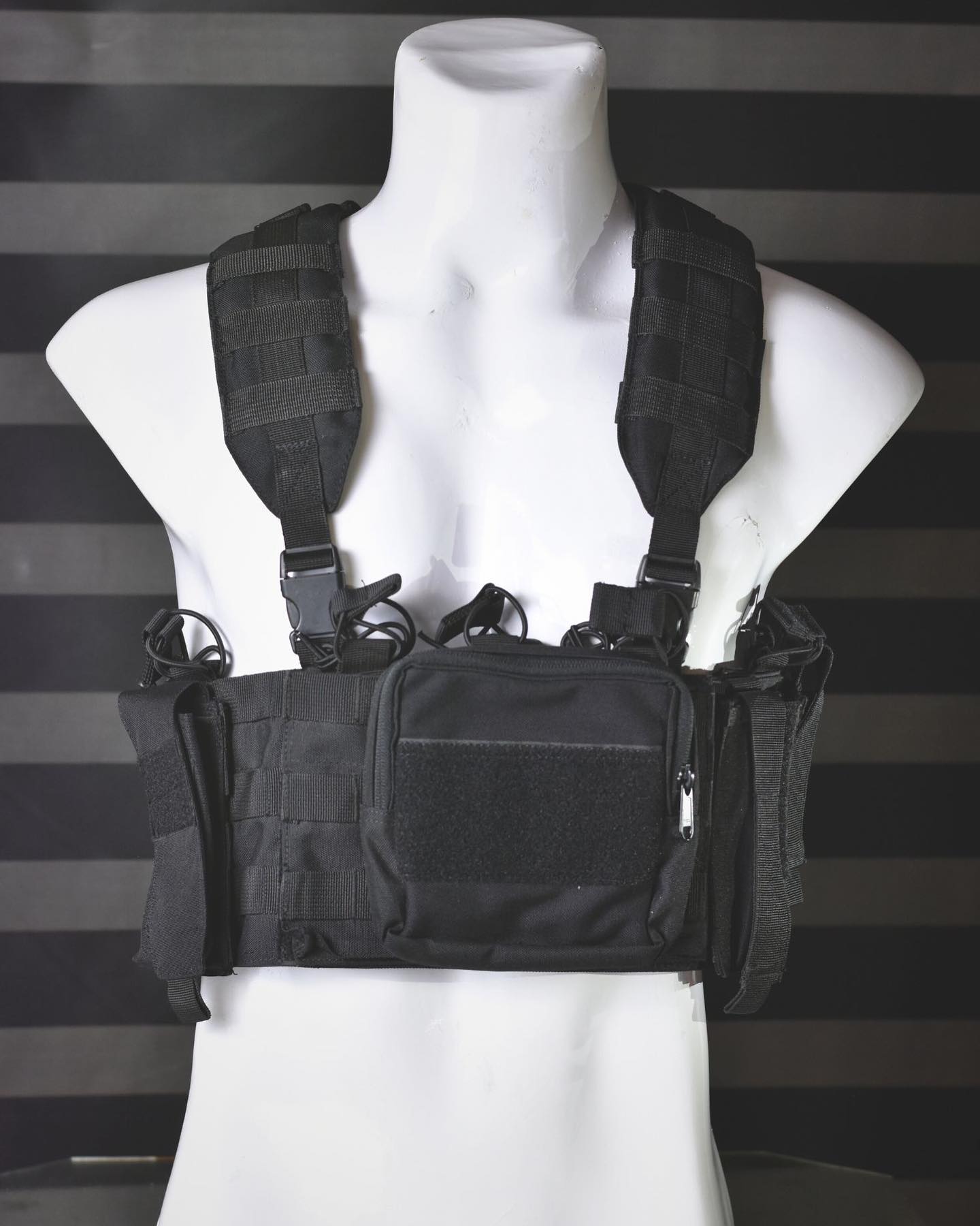 Specter Defense - MEET THE BLACK RAIDER CHEST RIG - A...