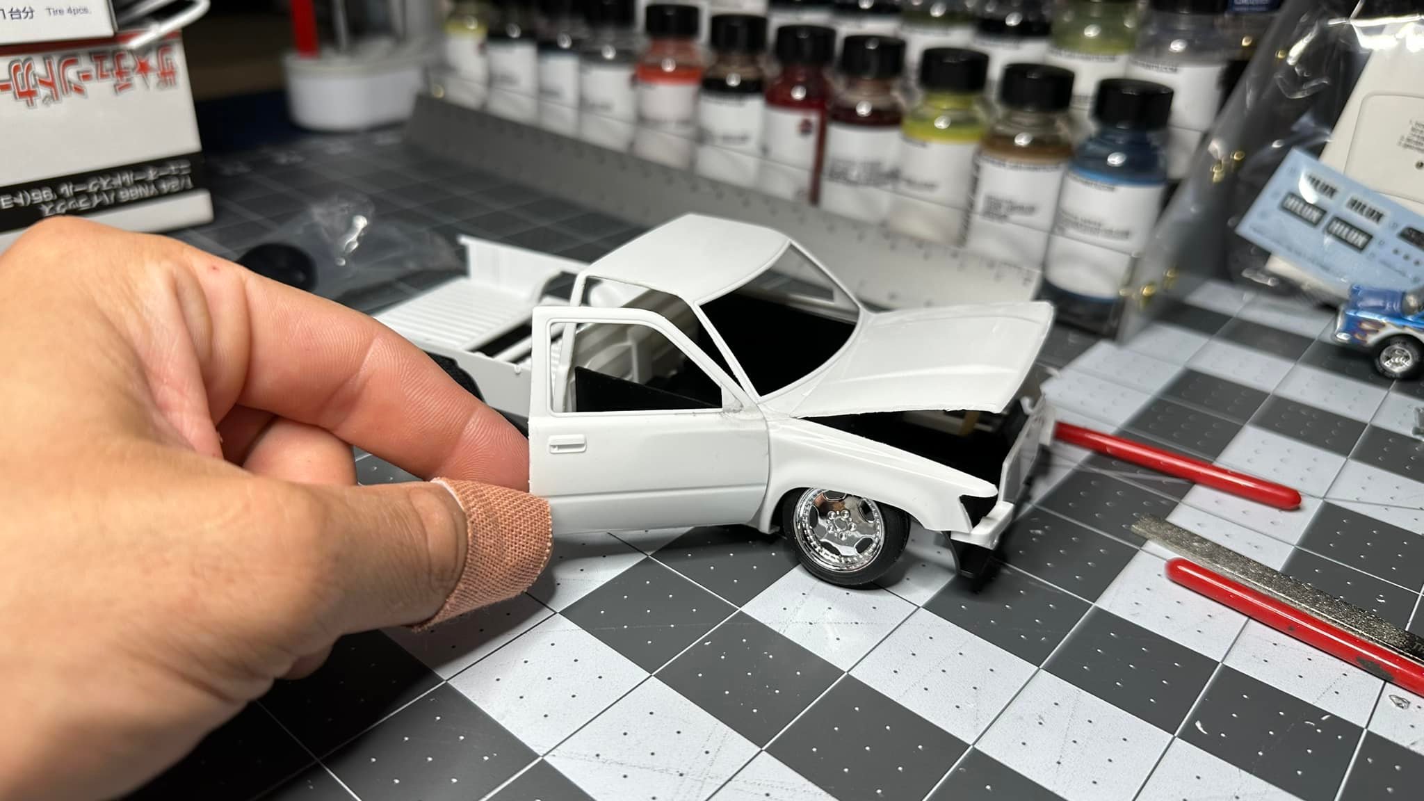 How to create an engine bay for Aoshima Toyota Soarer/Lexus SC kit