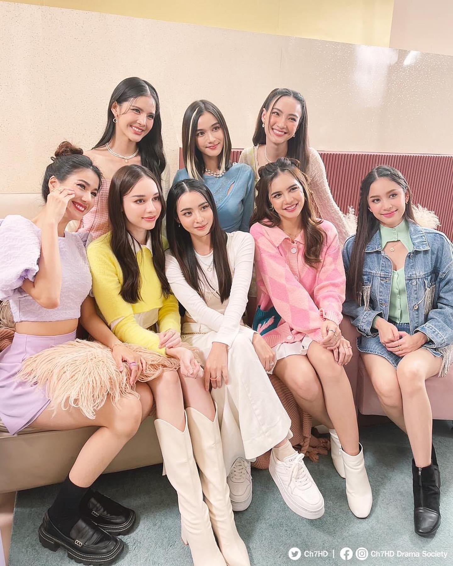ปภาวดี... - ปภาวดี ชาญสมอน - พิ้งค์พลอย Pinkploy Fanpage