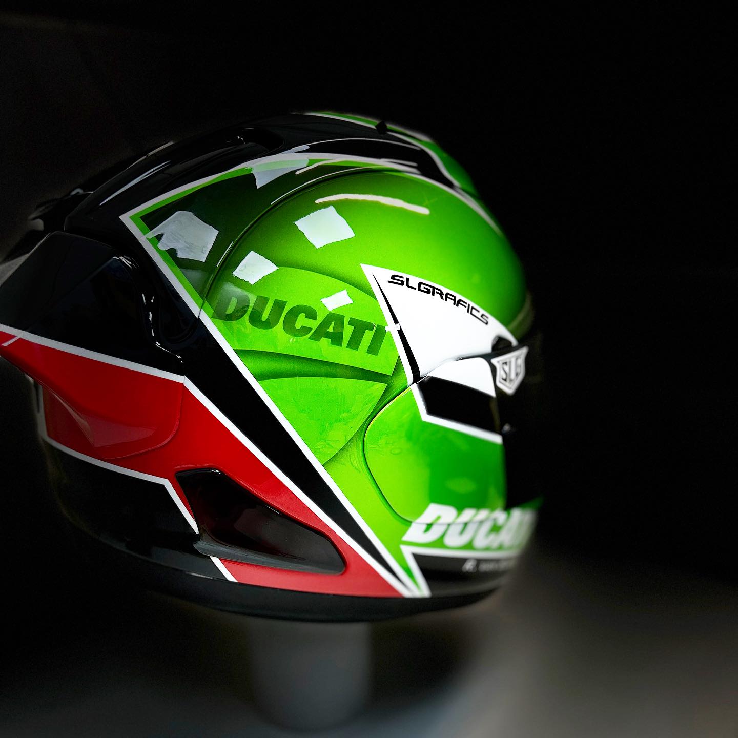 arai ducati tricolore helmet Proud 98102601  One Love Boston Further enhancing rider safety is the Peripherally Belted SNC system Ducati Full-Face Helmet Tricolore 12