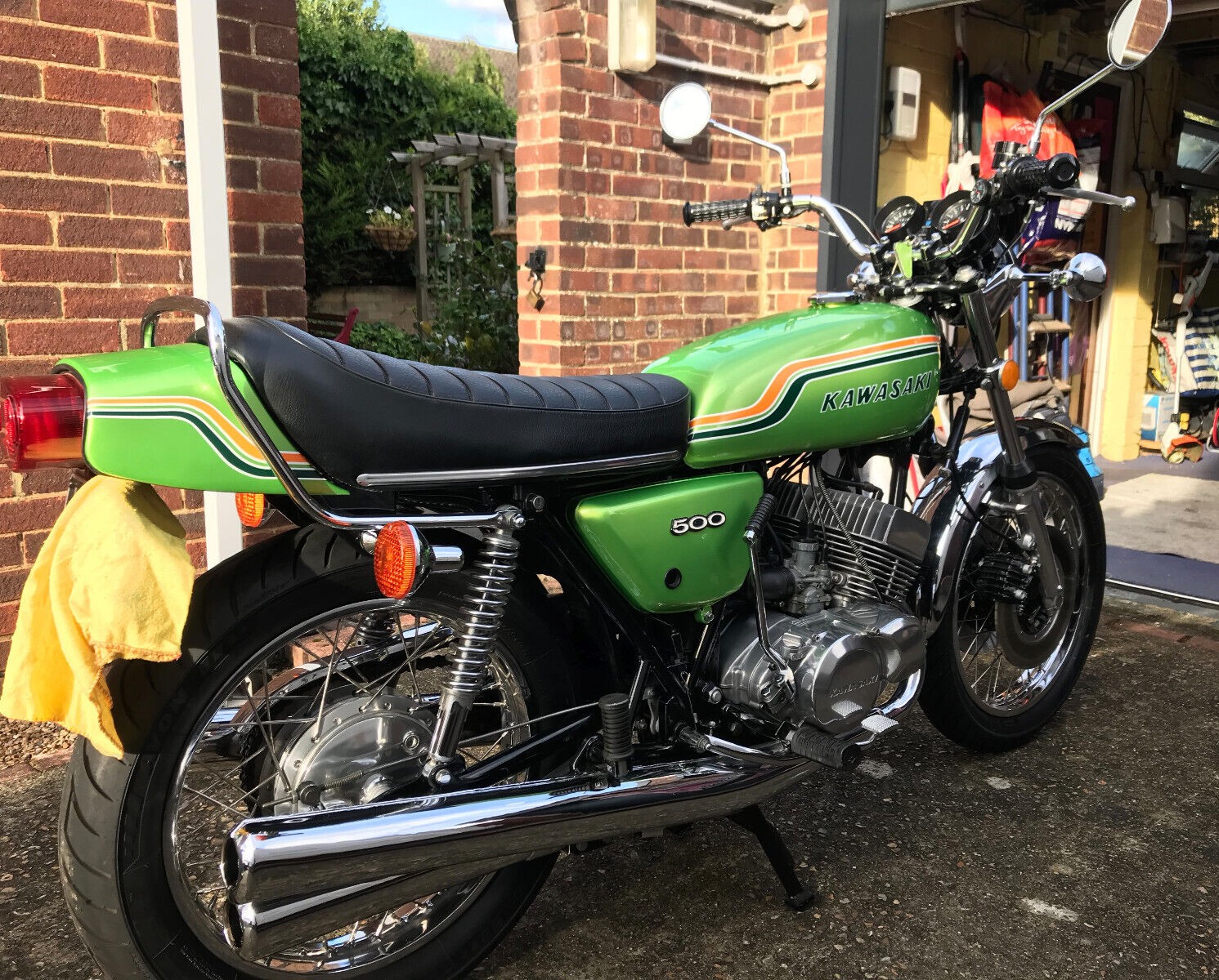 Check out this 1989 Kawasaki ZX10 with a Casarva Bolt On IRS Trike