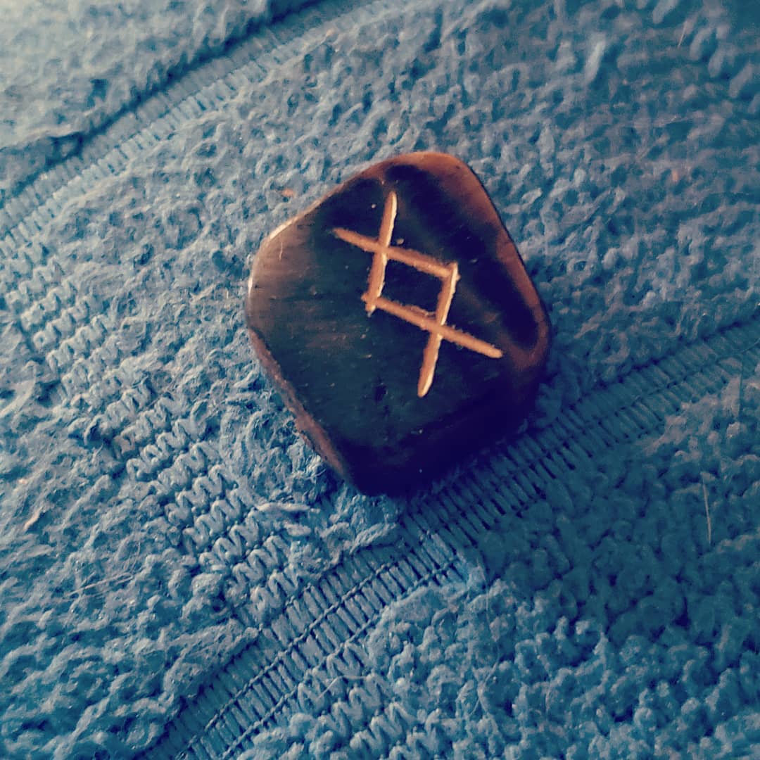 Valkyrie - RUNE: Inguz PRONUNCIATION: “Ing-guz” SOUND: “ng” as in long ...