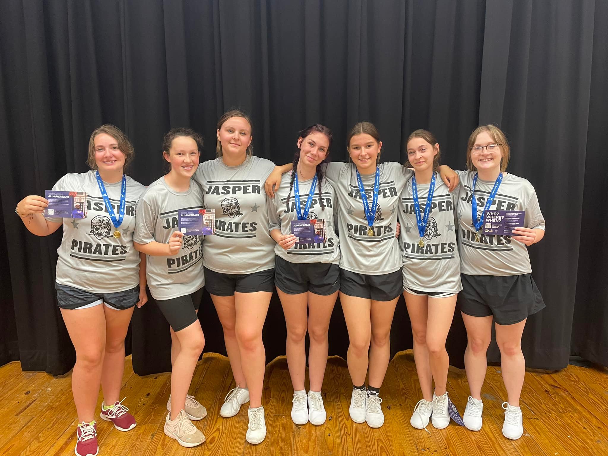 The JHS cheerleaders had a great... - Jasper Pirate Athletics