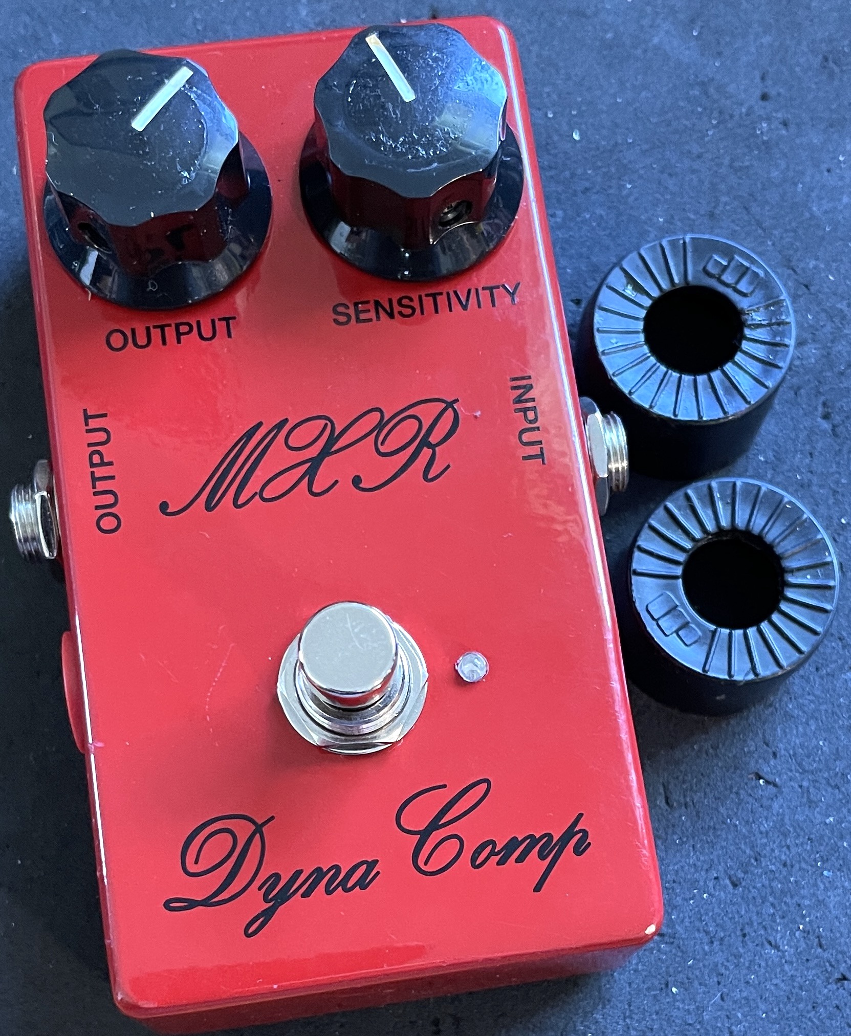 Upgraded MXR Dyna Comp script reissue with RCA CA3080 chip