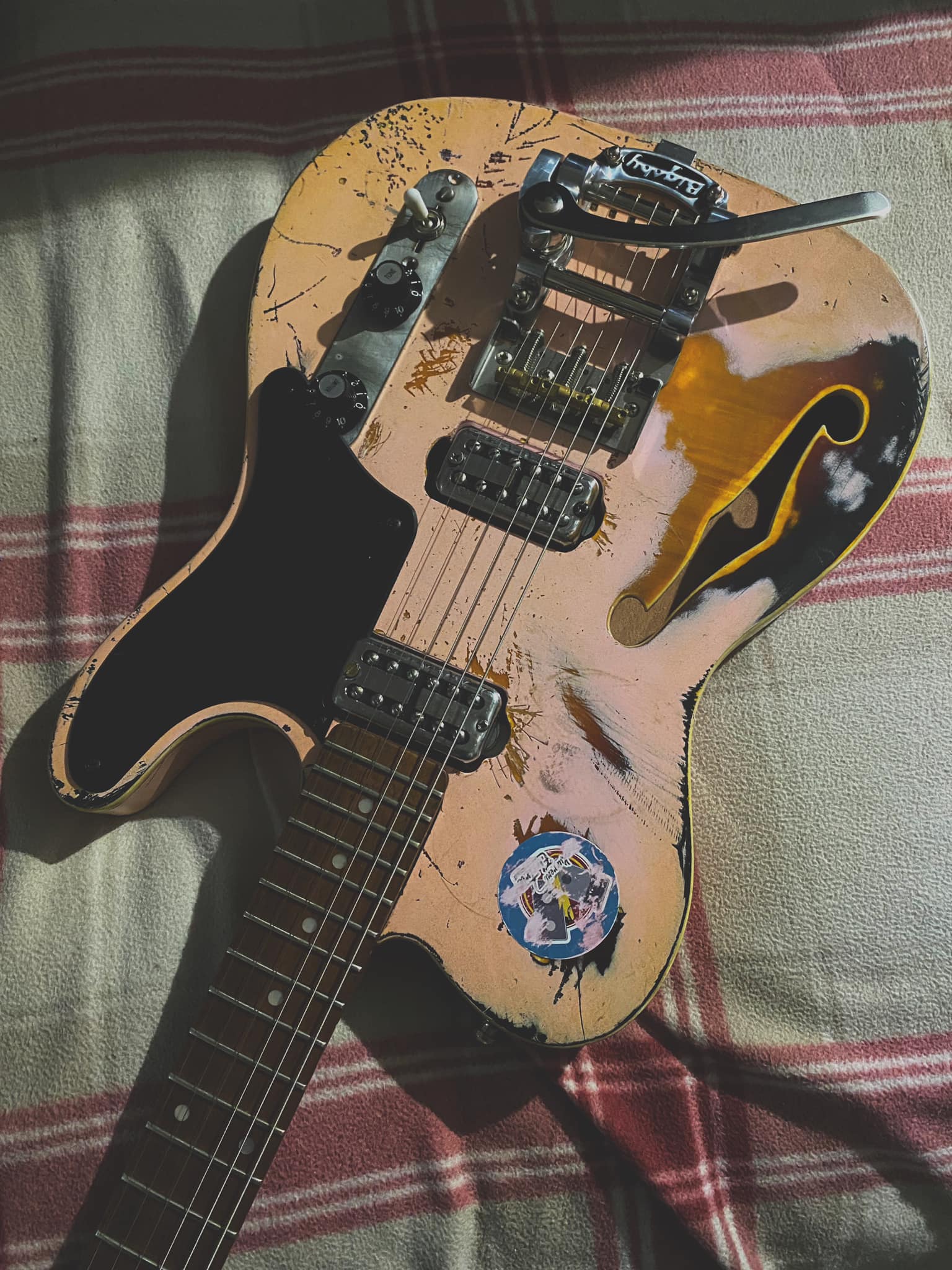 Has anyone tried a Bigsby B5 on a Rickenbacker?