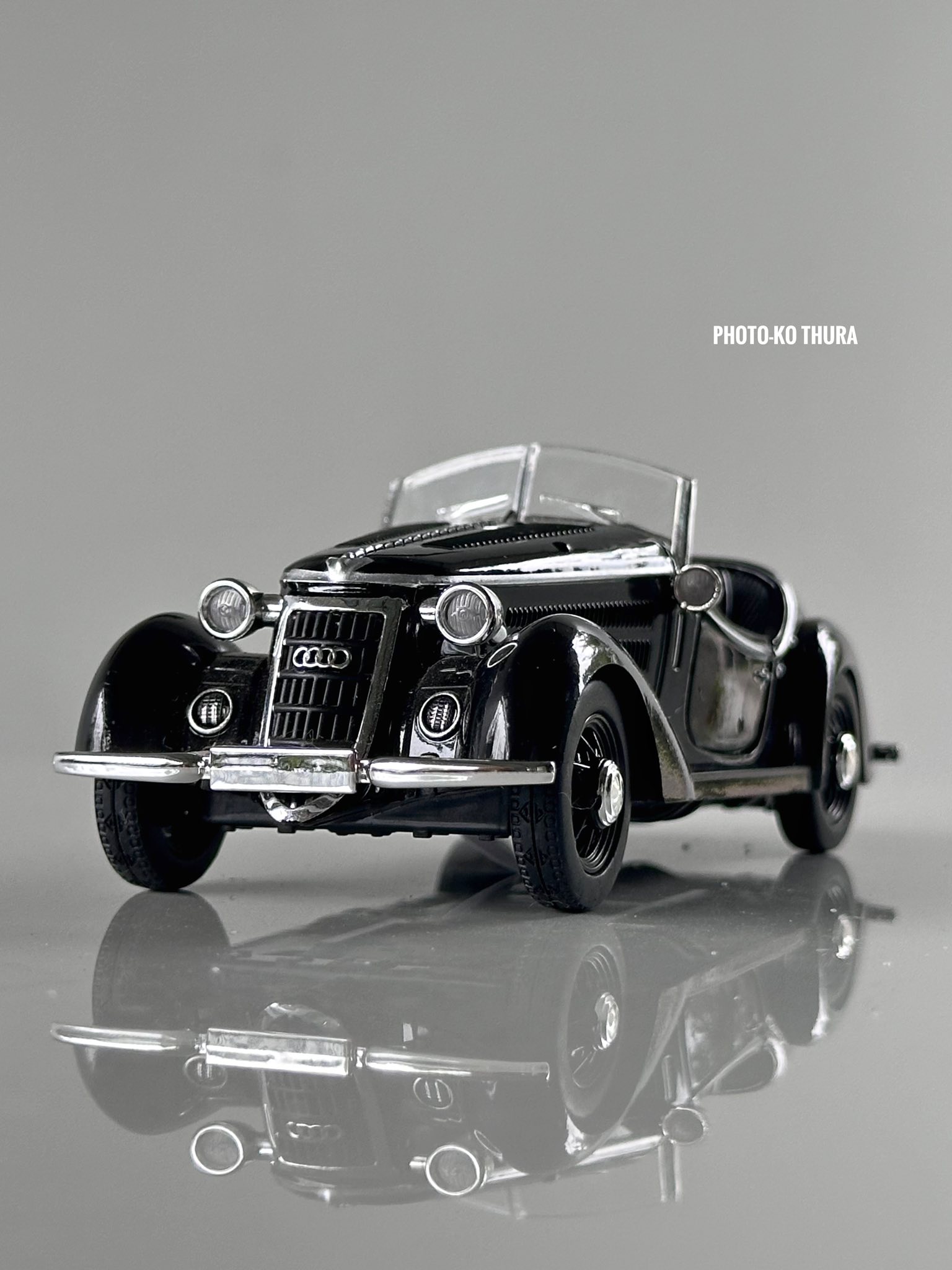 Wanderer automobile model in 1:32 scale