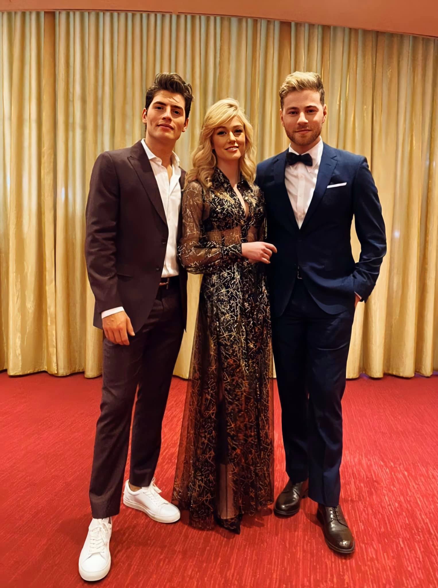 Katherine Mcnamara Et Son Mari