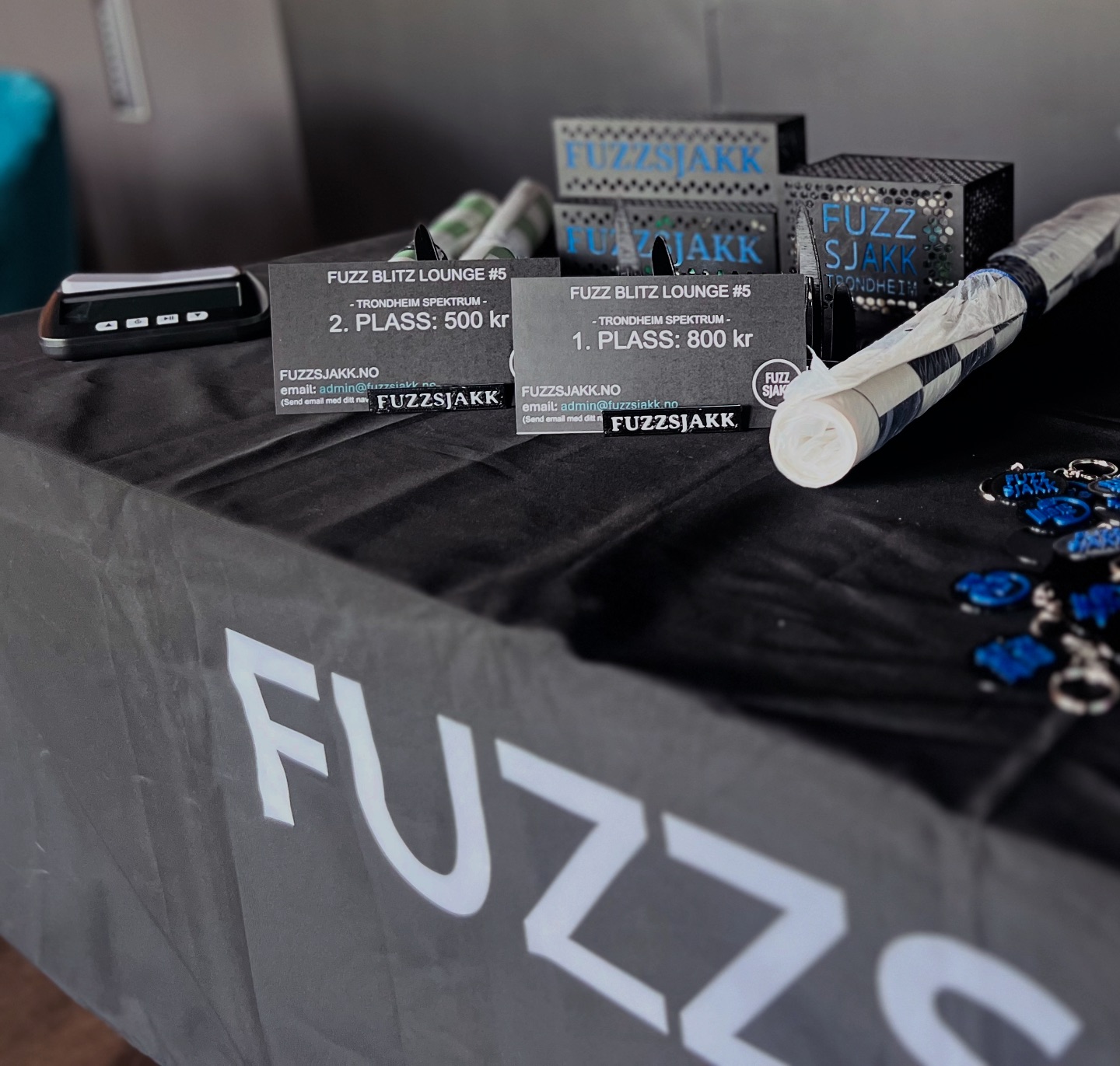 Fuzz - 𝗙𝗶𝘃𝗲 𝗽𝗿𝗶𝘇𝗲𝘀 𝘂𝗽 𝗳𝗼𝗿 𝗴𝗿𝗮𝗯𝘀 𝗮𝘁 𝗧𝗵𝘂𝗿𝘀𝗱𝗮𝘆’𝘀 𝗙𝘂𝘇𝘇 𝗕𝗹𝗶𝘁𝘇 𝗔𝗺𝗮𝘁𝗲𝘂𝗿 𝗟𝗼𝘂𝗻𝗴𝗲 ...