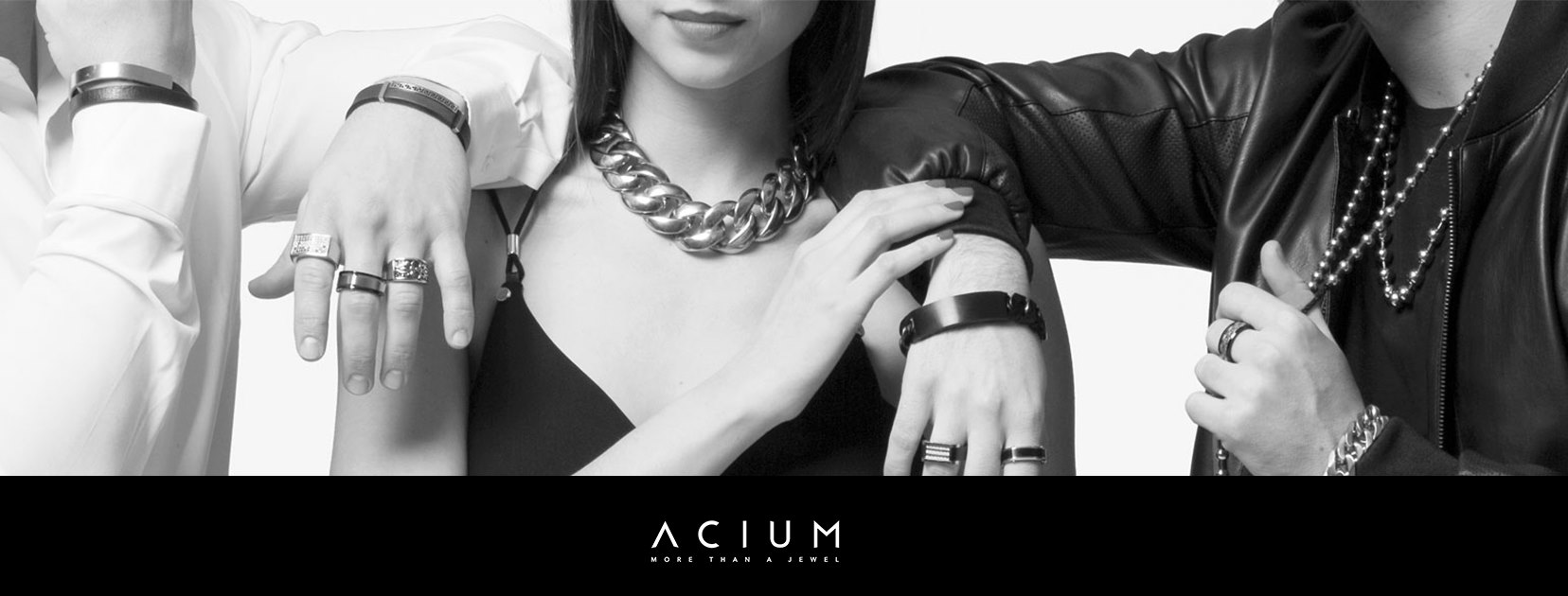 ACIUM - Dourado, prateado, pedrarias. Você escolhe como quer brilhar. O ...