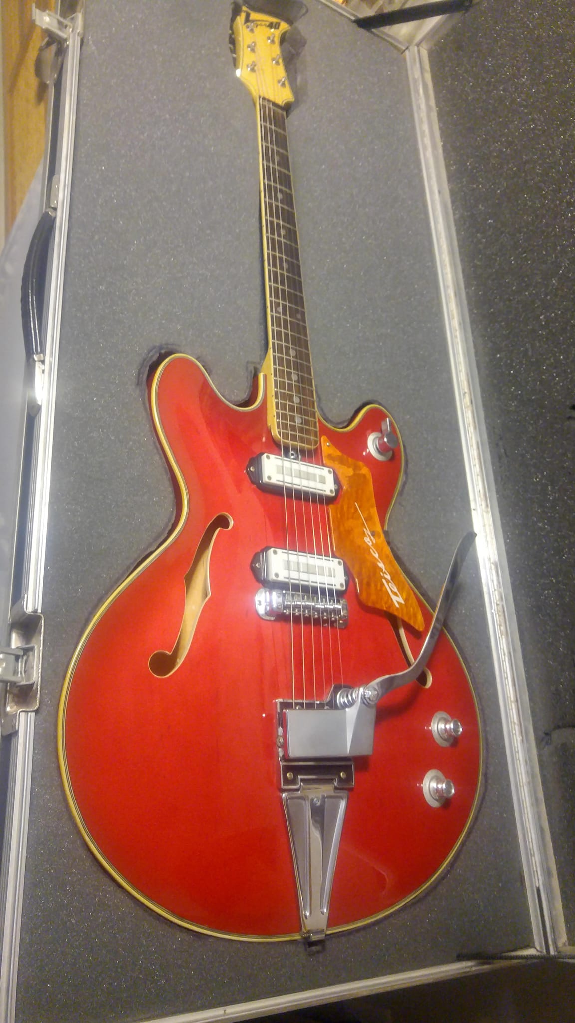 Restoring a Teisco Vegas 40 guitar
