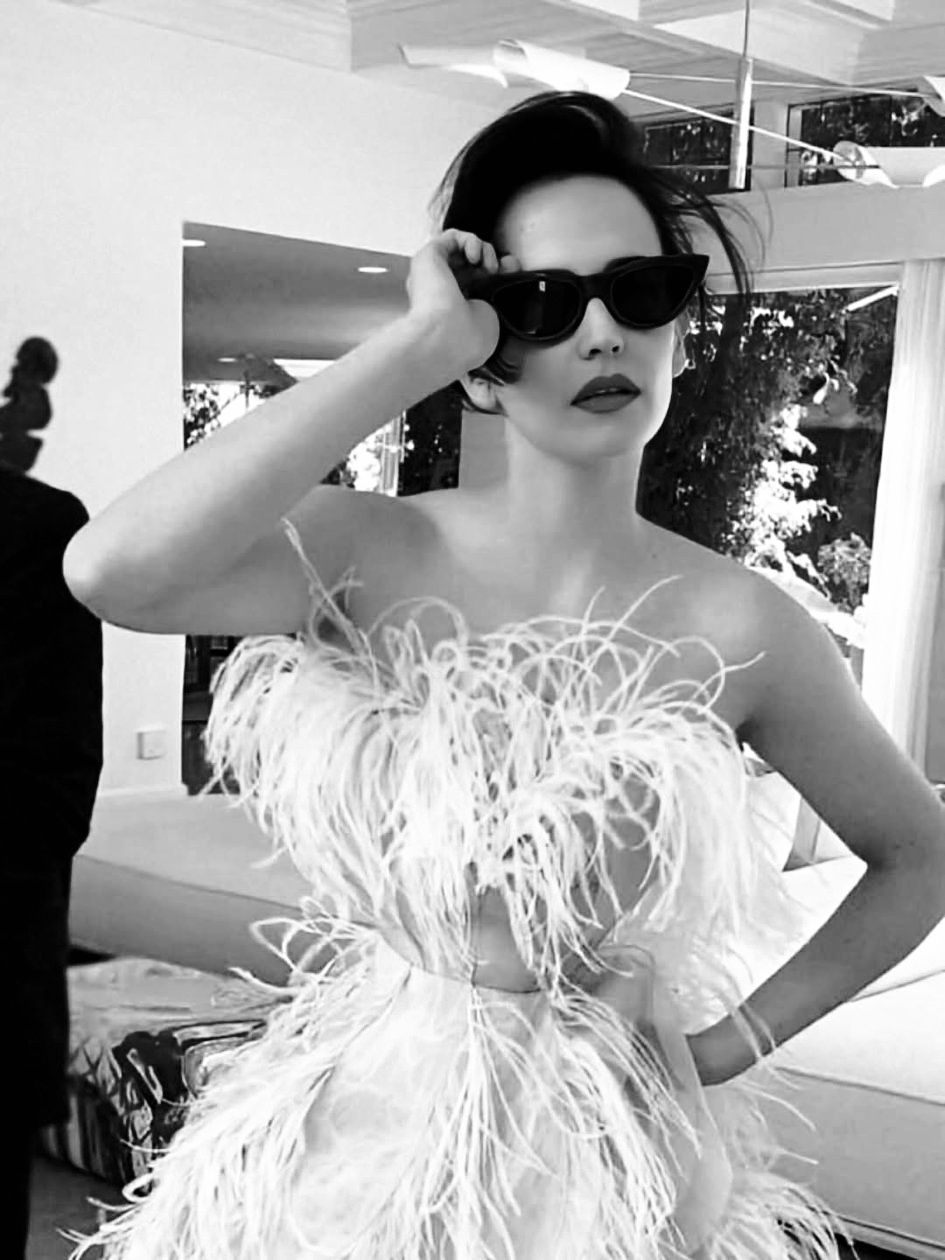 eva green white dress In March 2019, was featured in Evening Standard Magazine, marking a moment that highlighted her status as one of contemporary cinema's most captivating and enigmatic actresses. Known for her intense fullsleeves