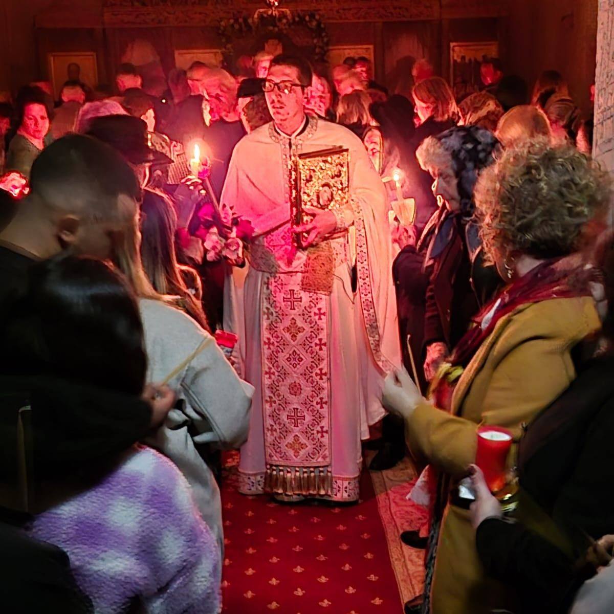 În tradiția ortodoxă, toca (sau toaca) nu este doar un instrument de ...