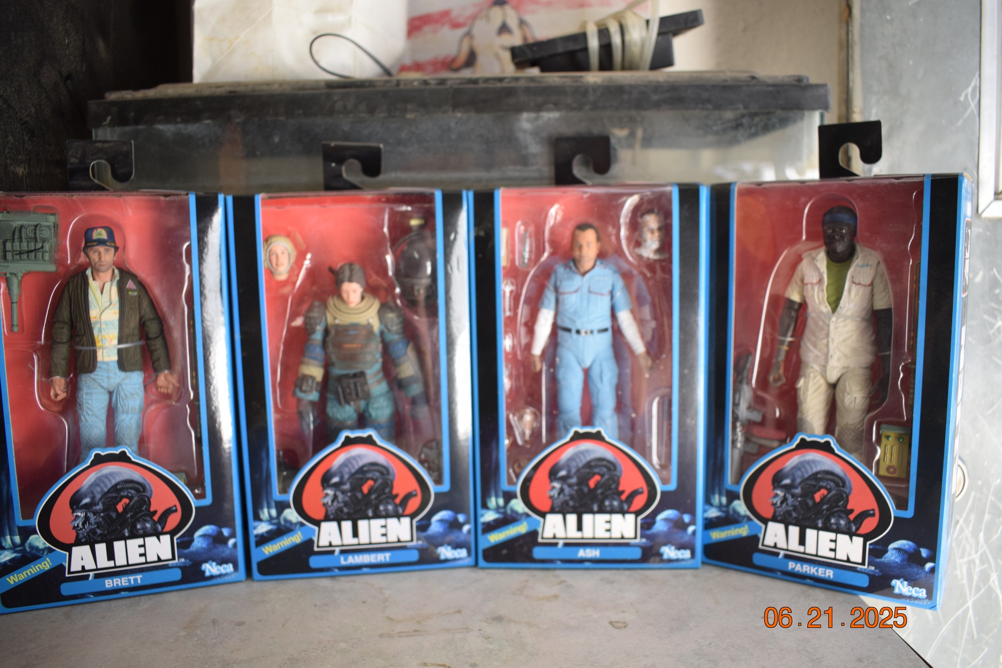 Complete set of Alien action figures with four variations