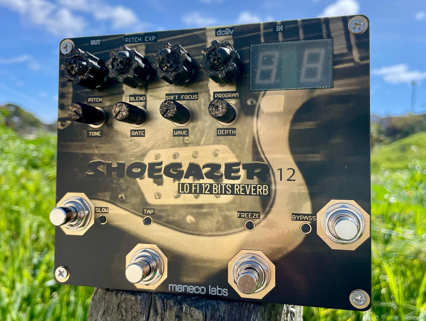 Svel shoe gazer guitar pedal inspired by Devi Ever Soda Meiser and