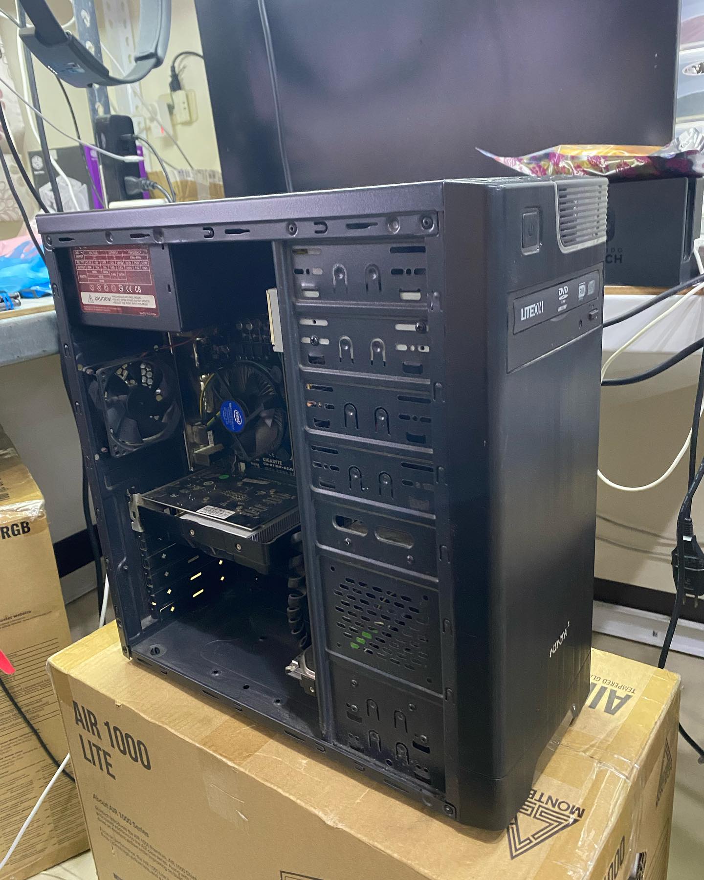 楷威科技kwtc - 六年前賣出去的電腦主機 回娘家保養啦 頭好壯壯繼續 ⭐⭐⭐更多資訊請加入官方LINE詢問⭐⭐⭐...