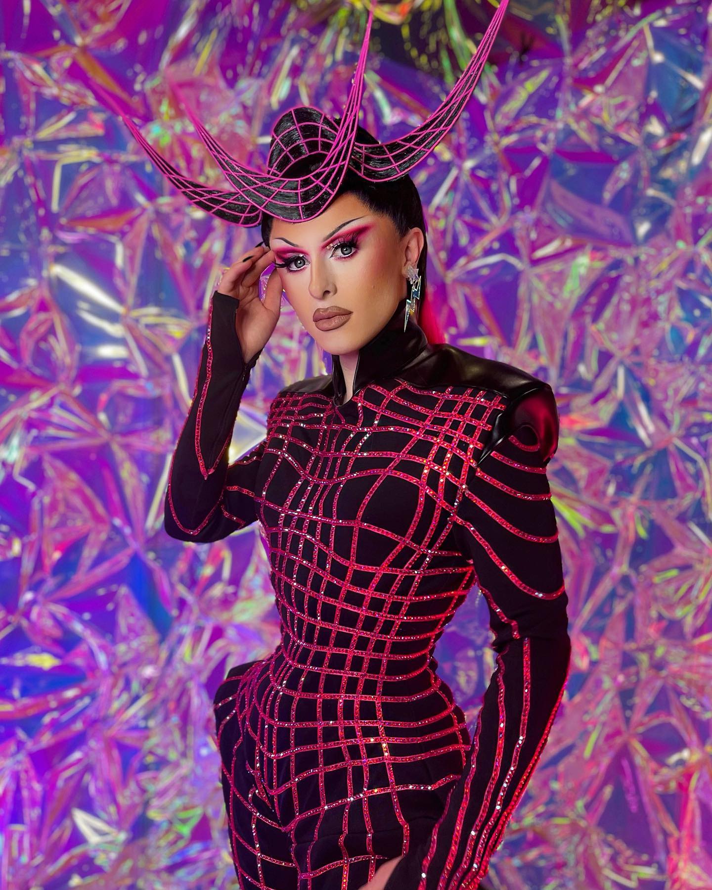🖤🫦DRAGCON DAY 1🫦🖤 Hair sculpture by @wigmayson 🌑 Matrix