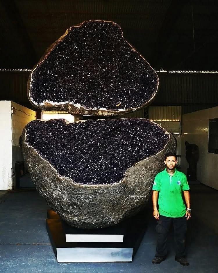 Geo - Look at this epic 22 Ton amethyst Geode From Uruguay!! Photo ...
