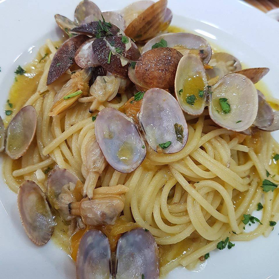 SPAGHETTI VONGOLE (My Dad's recipe) Taste the flavours of the sea