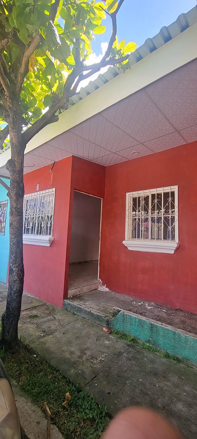 SE VENDE CASA REMODELADA Property For Sale Santa Ana, Santa Ana