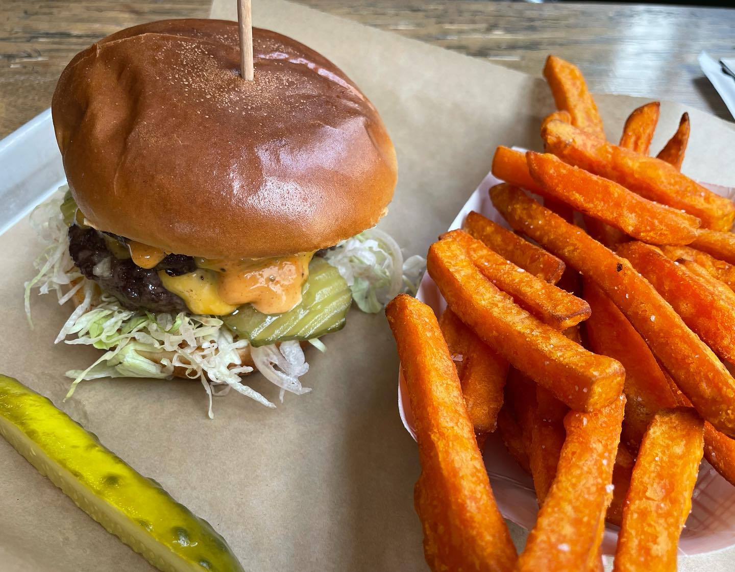 The Smash Burger @hellbenderbedbev What’s your fave? #makeitaburger # ...