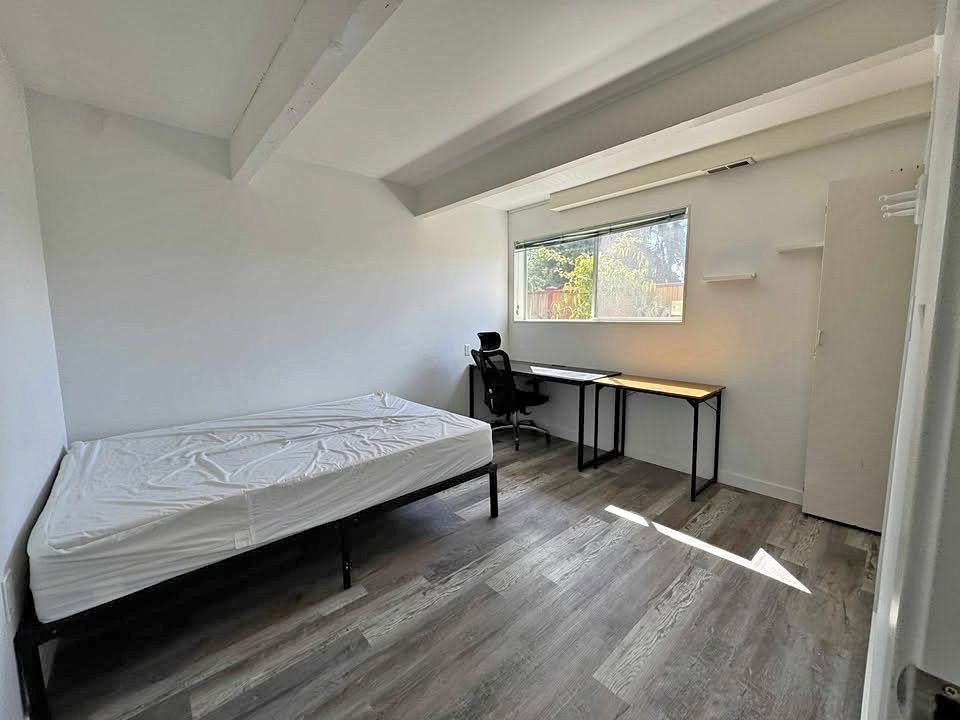 Best HD Pictures about  Cheap Private Rooms For Rent  with No AI Images