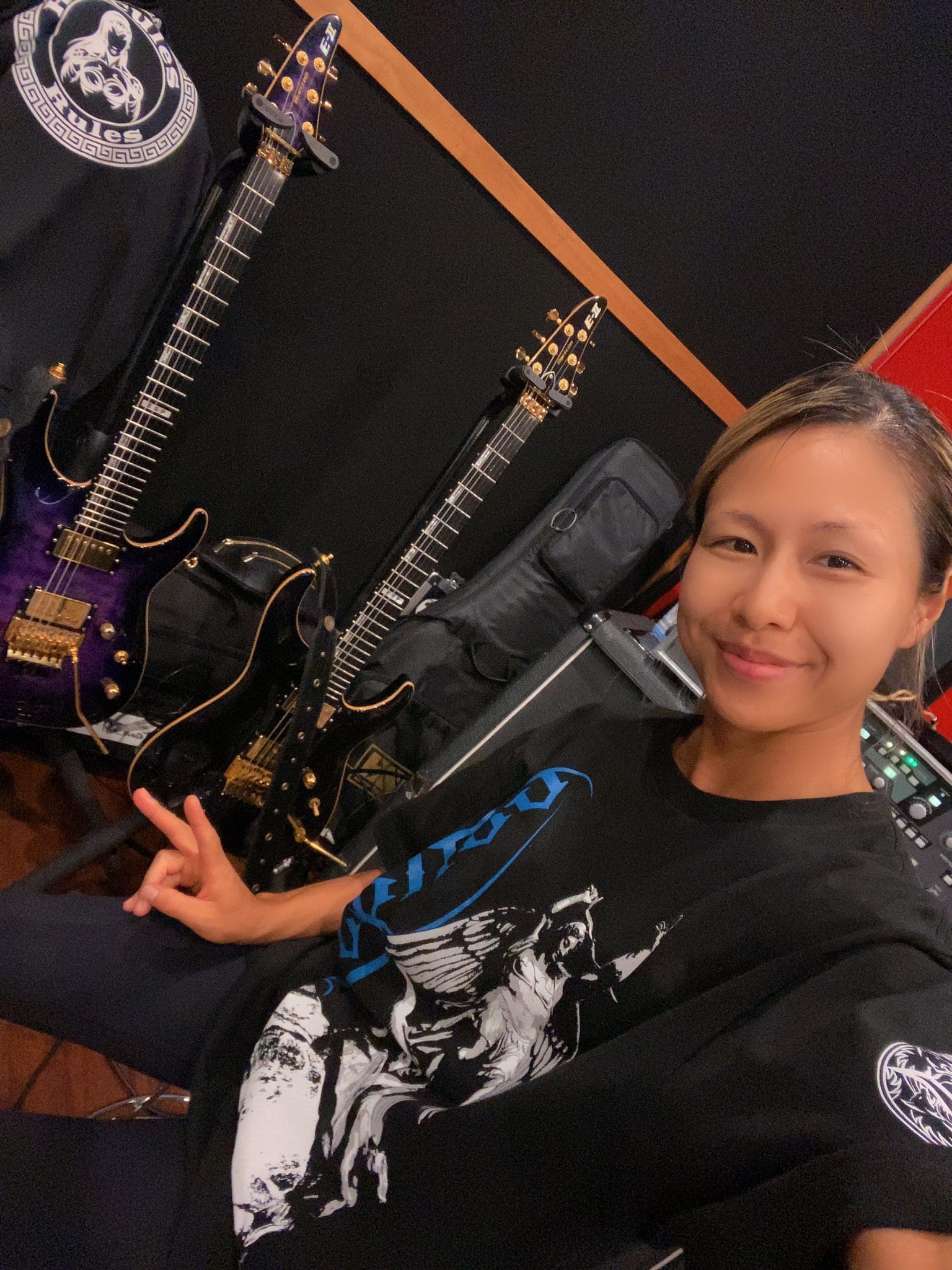 LOVEBITES midoriタペストリー ROCK🖤🎸 ロックの日😎わず